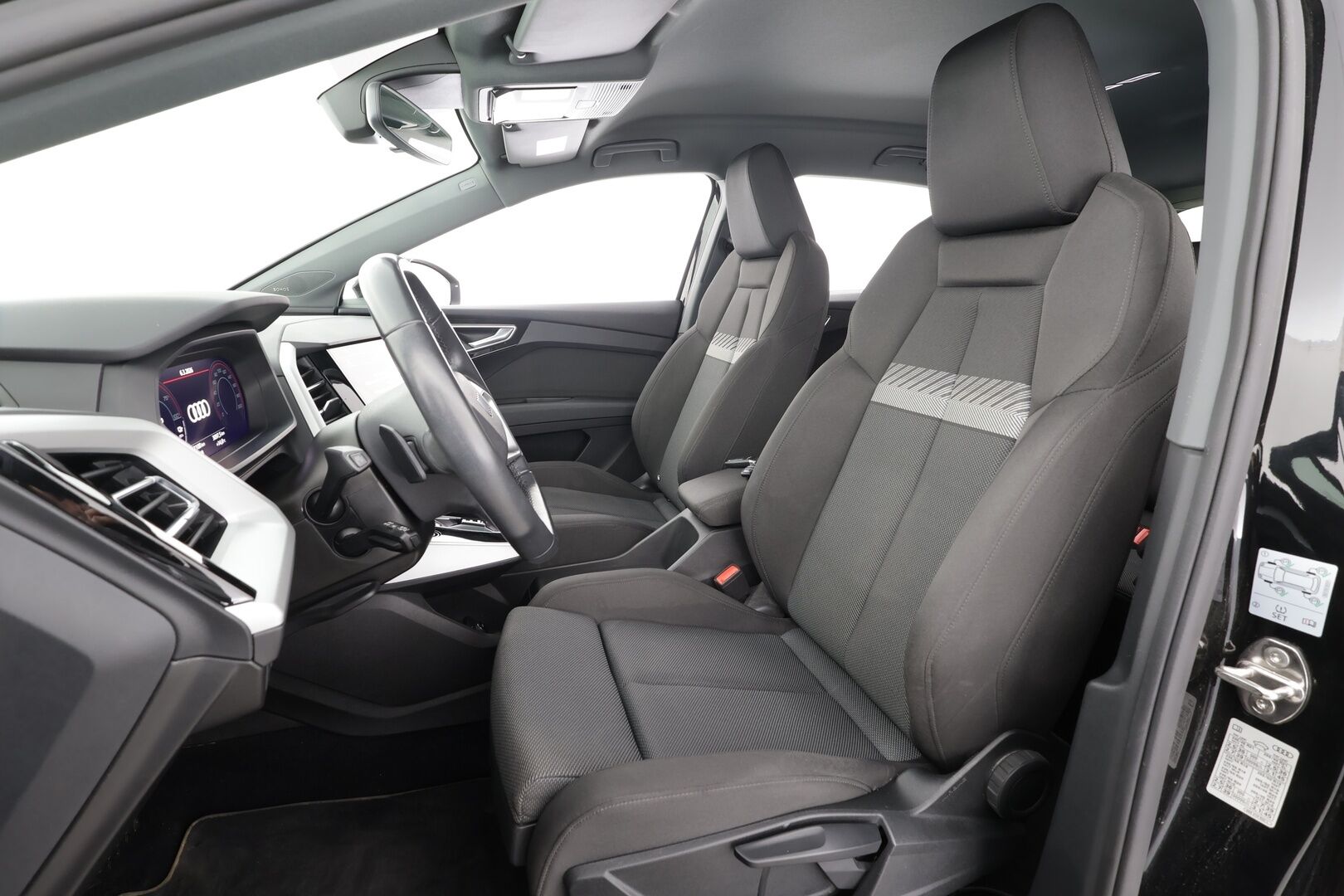 Audi Q4 e-tron 2023 Edition 40 e-tron * ACC / ILP / Koukku / Sonos Äänentoisto / P.Kamera / Sporttipenkit / LED * - 1.Om suomi-auto / Kahdet Renkaat