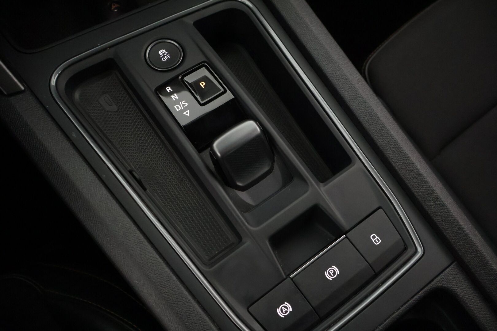 Cupra Leon 2021 1,4 PHEV 180 kW e-HYBRID DSG - * Adapt.vakkari / Digimittaristo / Kattoikkuna / P-Kamera / Lane assist / BLIS *
