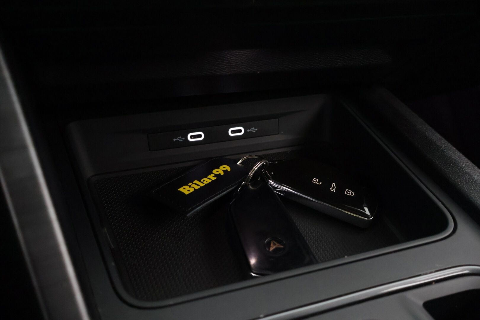 Cupra Leon 2021 1,4 PHEV 180 kW e-HYBRID DSG - * Adapt.vakkari / Digimittaristo / Kattoikkuna / P-Kamera / Lane assist / BLIS *