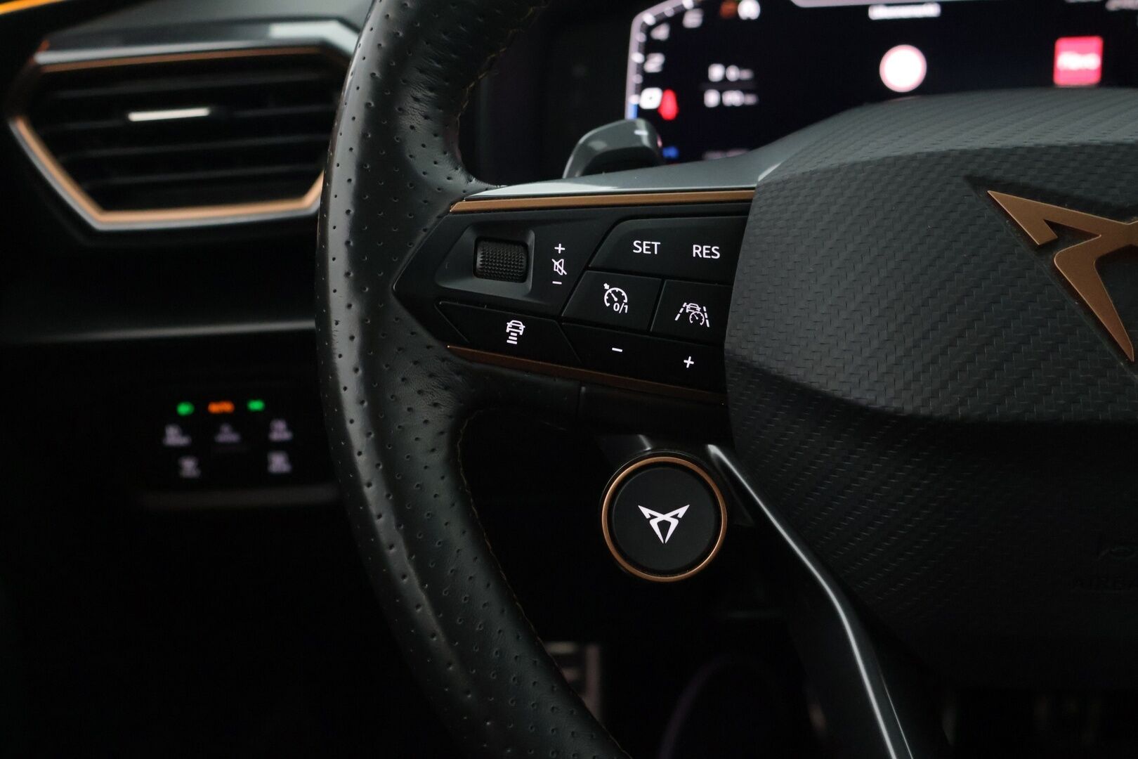 Cupra Leon 2021 1,4 PHEV 180 kW e-HYBRID DSG - * Adapt.vakkari / Digimittaristo / Kattoikkuna / P-Kamera / Lane assist / BLIS *
