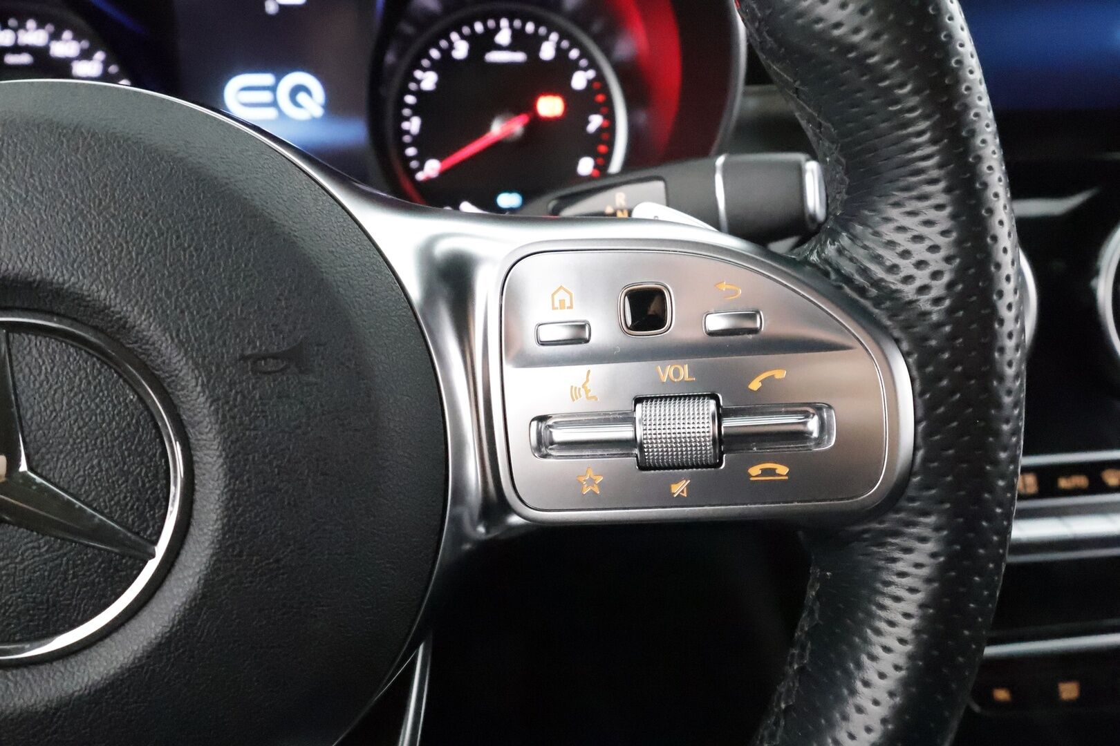 Mercedes-Benz GLC 2021 300 e 4MATIC A Business EQ Power AMG * Koukku / Distronic / Navi / Sportpenkit / LED-High Performance / P.kamera * - Akku kuntotarkastettu / Kahdet renkaat