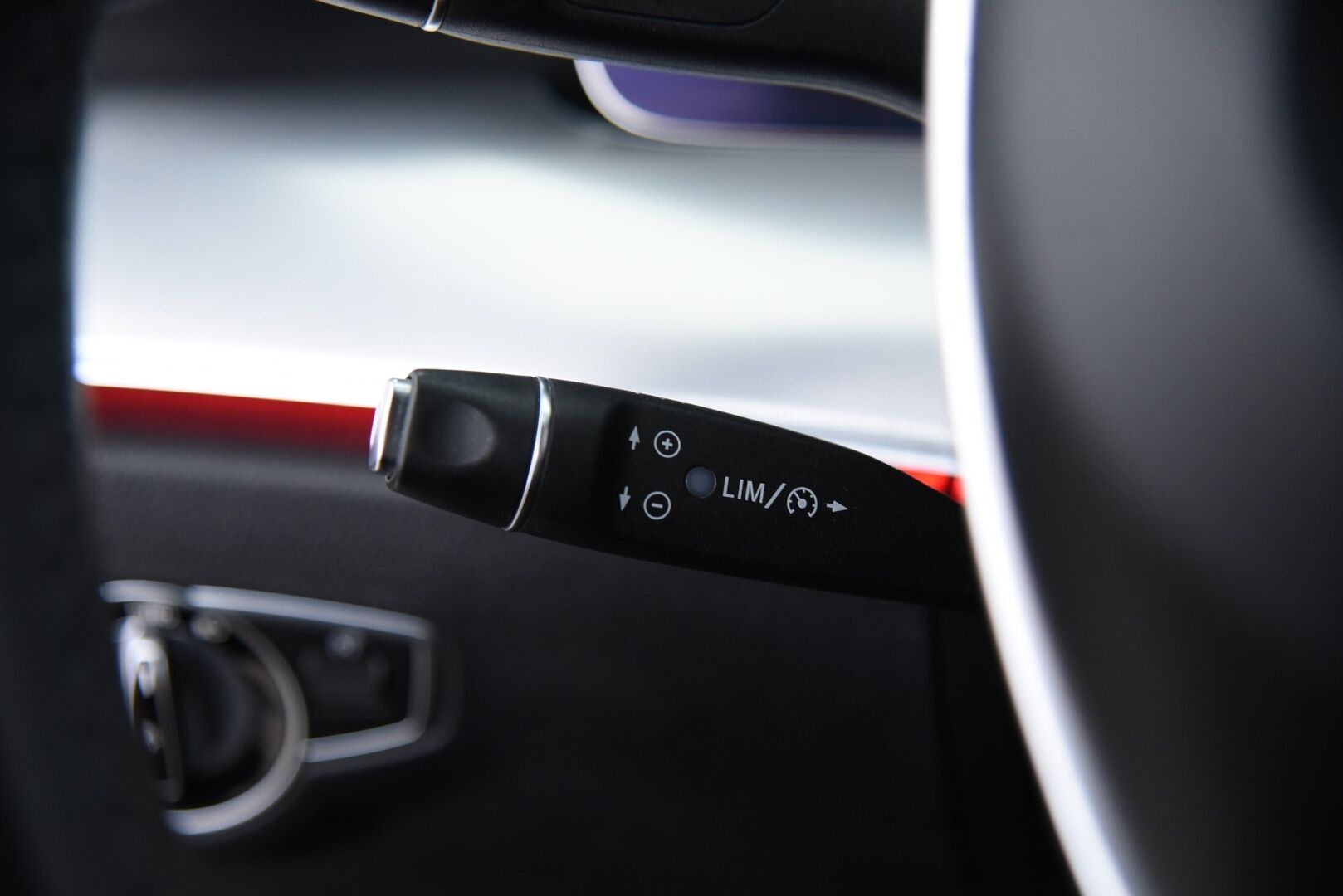 Mercedes-Benz E 2018 220 d A Coupé Business AMG - Widescreen / Burmester / Multibeam-LED / P-kamera / Ambient Light / Urheiluistuimet / 
