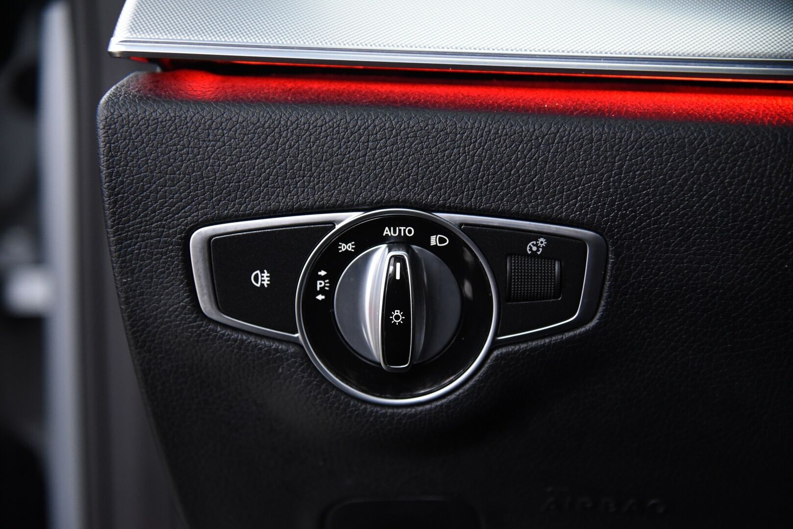 Mercedes-Benz E 2018 220 d A Coupé Business AMG - Widescreen / Burmester / Multibeam-LED / P-kamera / Ambient Light / Urheiluistuimet / 