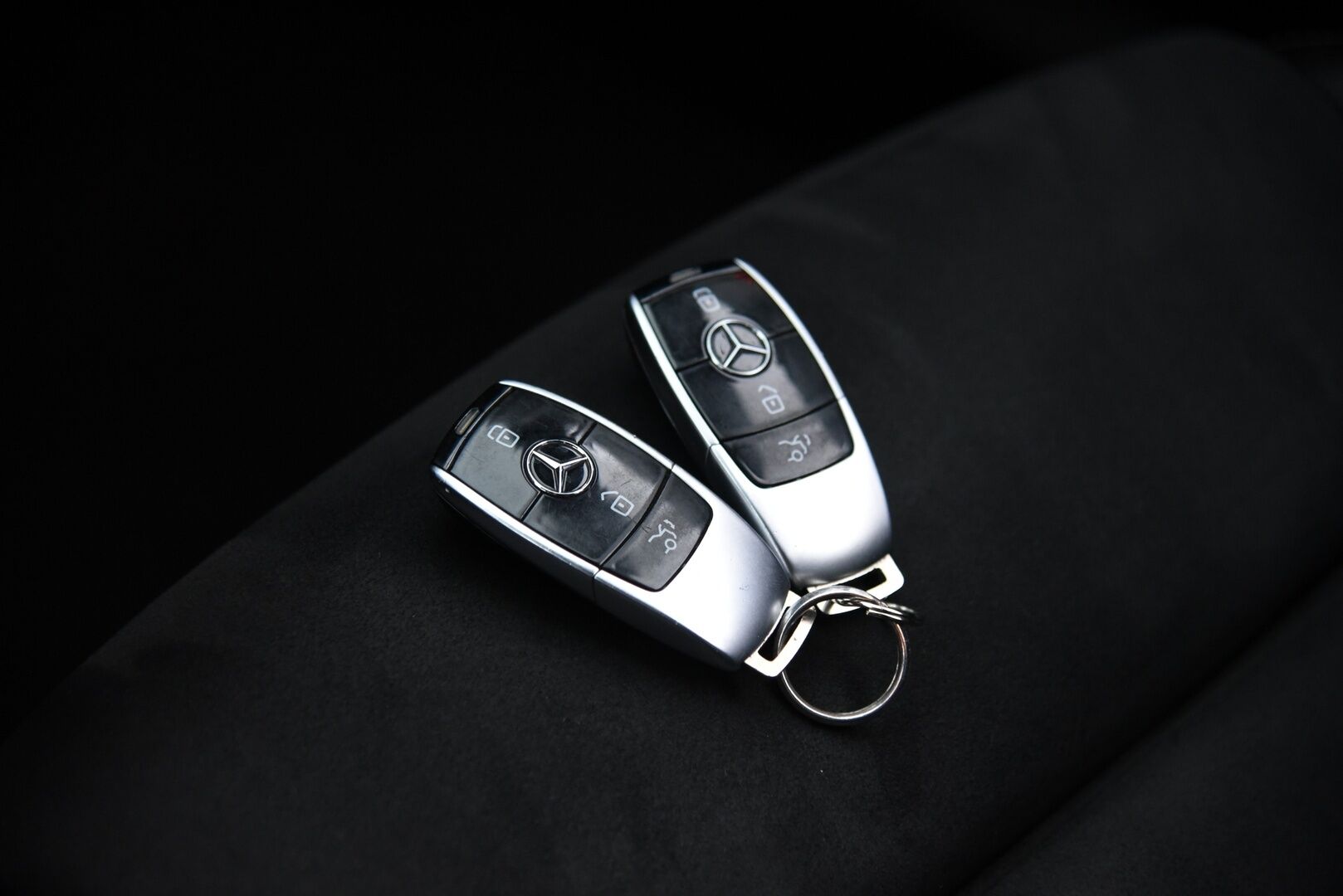 Mercedes-Benz E 2018 220 d A Coupé Business AMG - Widescreen / Burmester / Multibeam-LED / P-kamera / Ambient Light / Urheiluistuimet / 