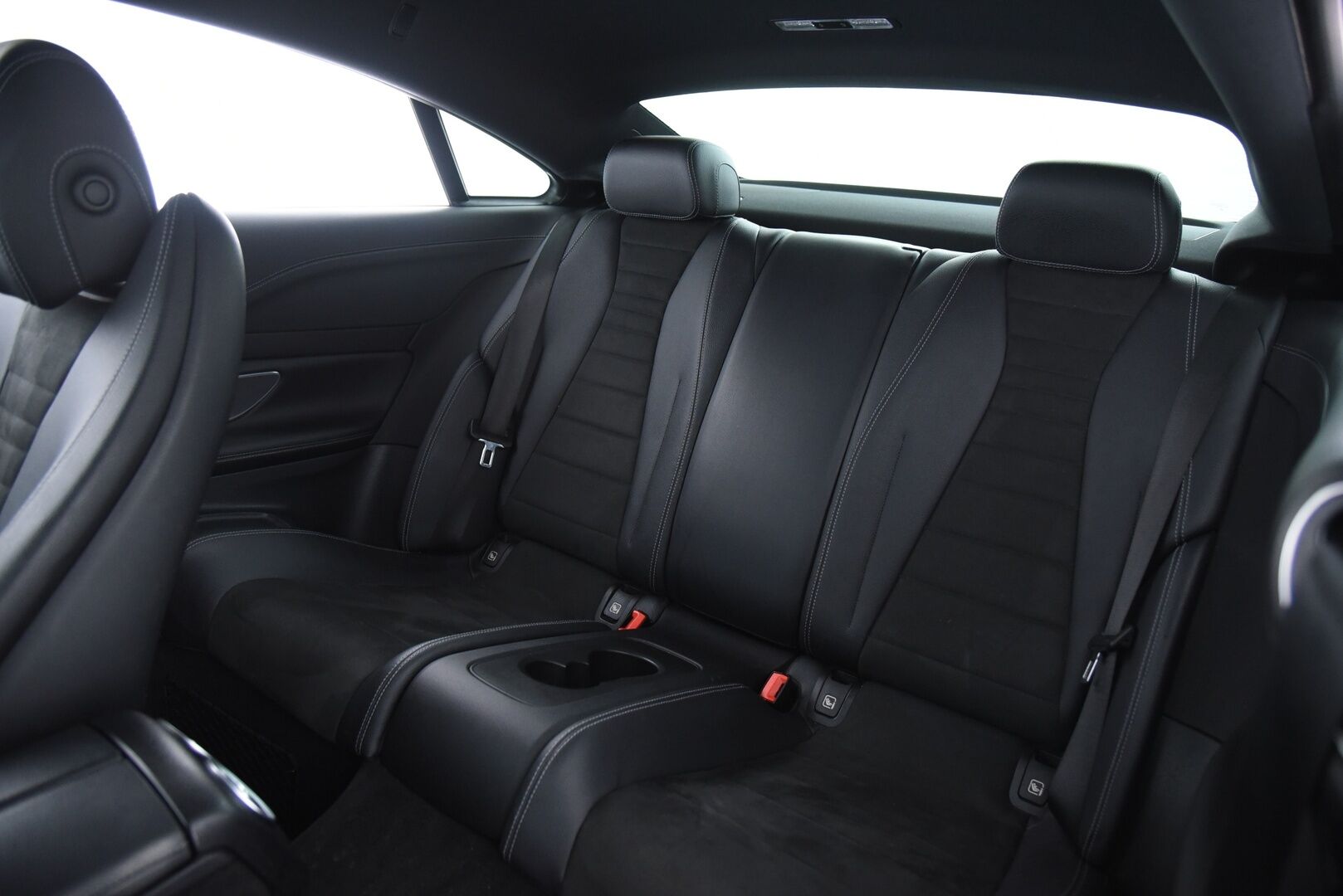 Mercedes-Benz E 2018 220 d A Coupé Business AMG - Widescreen / Burmester / Multibeam-LED / P-kamera / Ambient Light / Urheiluistuimet / 
