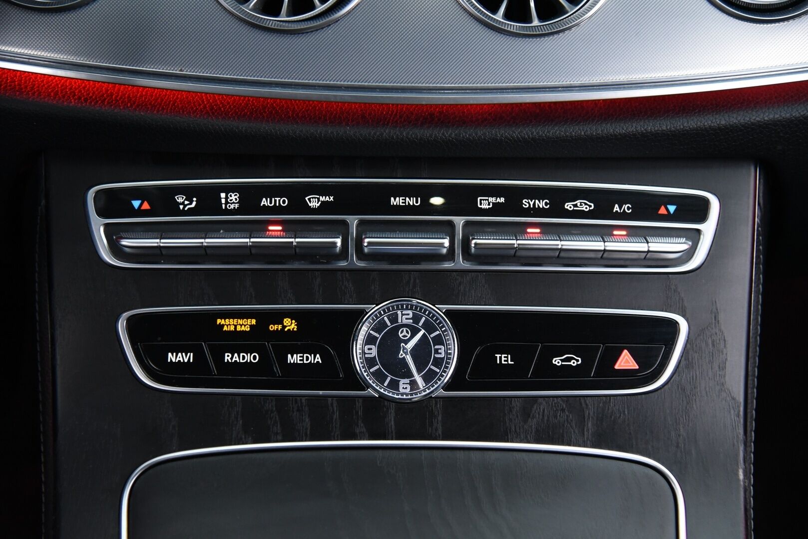 Mercedes-Benz E 2018 220 d A Coupé Business AMG - Widescreen / Burmester / Multibeam-LED / P-kamera / Ambient Light / Urheiluistuimet / 