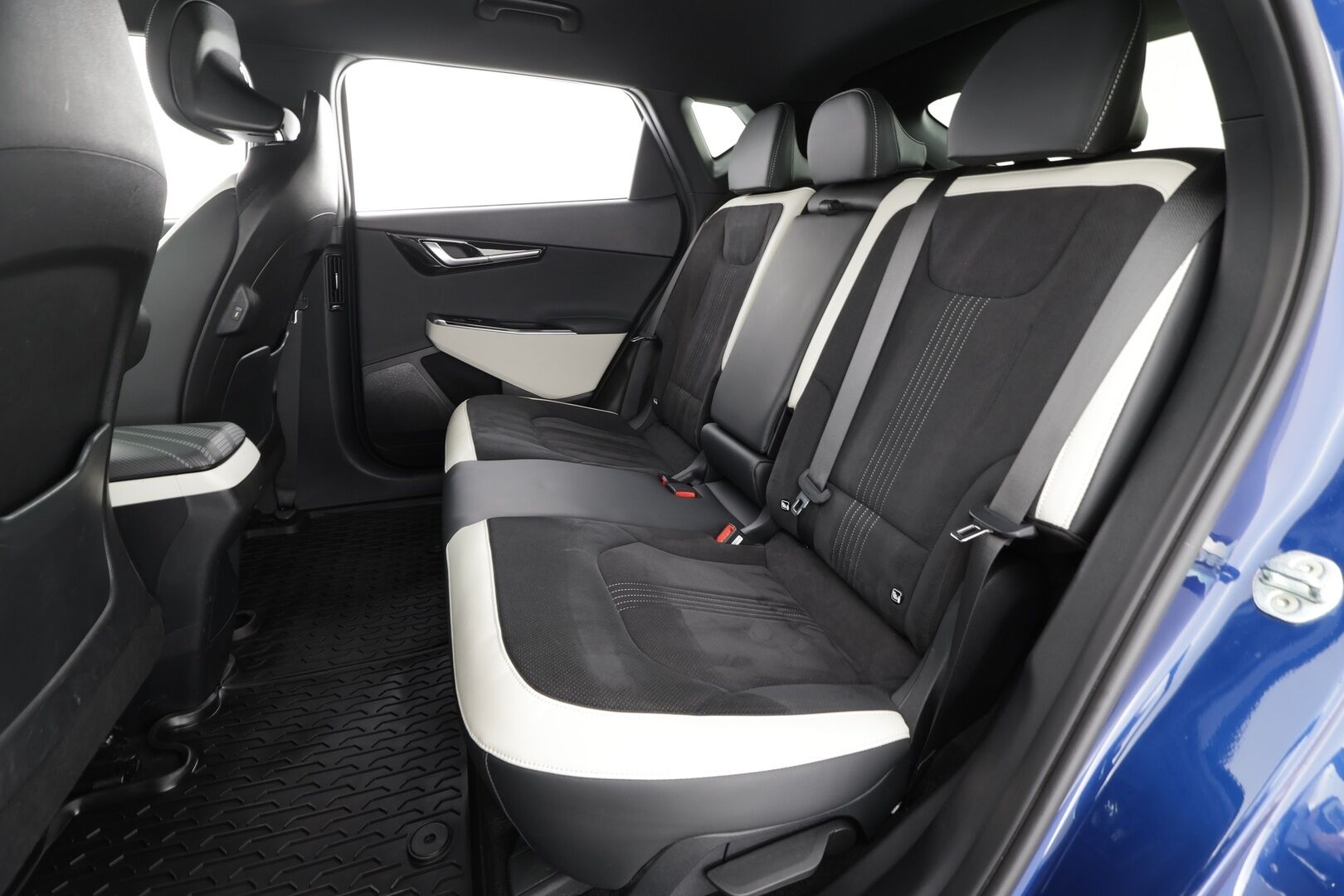 Kia EV6 2023 GT-Line AWD 77 kWh 325 hv * ACC / Koukku / Widescreen / Muistipenkki / P.kamera / Ilmastoidut Osanahat / Apple&Android * - 1.Om Suomi-auto / Kahdet Renkaat / Merkkihuollot - HULLUT AVAJAISHULINAT KORKOTARJOUS 3,29 %