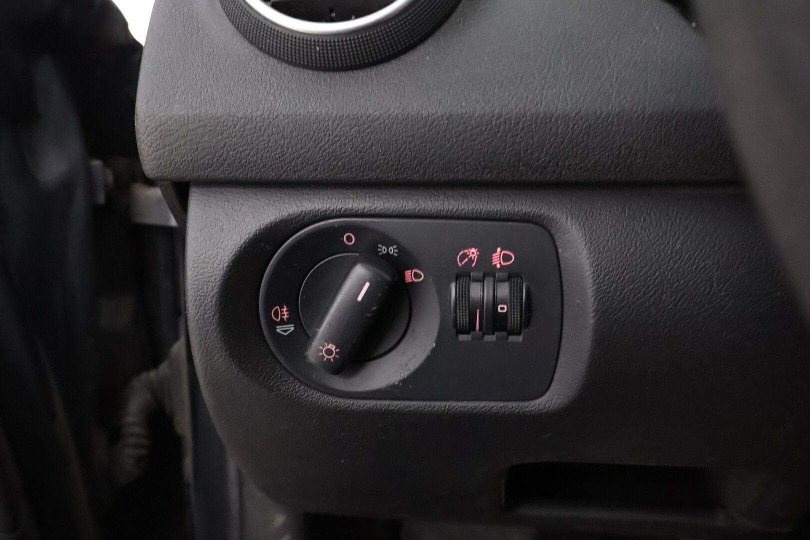 Audi A3 2006 - MYYDÄÄN HUUTOKAUPAT.COM! - MYYDÄÄN HUUTOKAUPAT.COM!