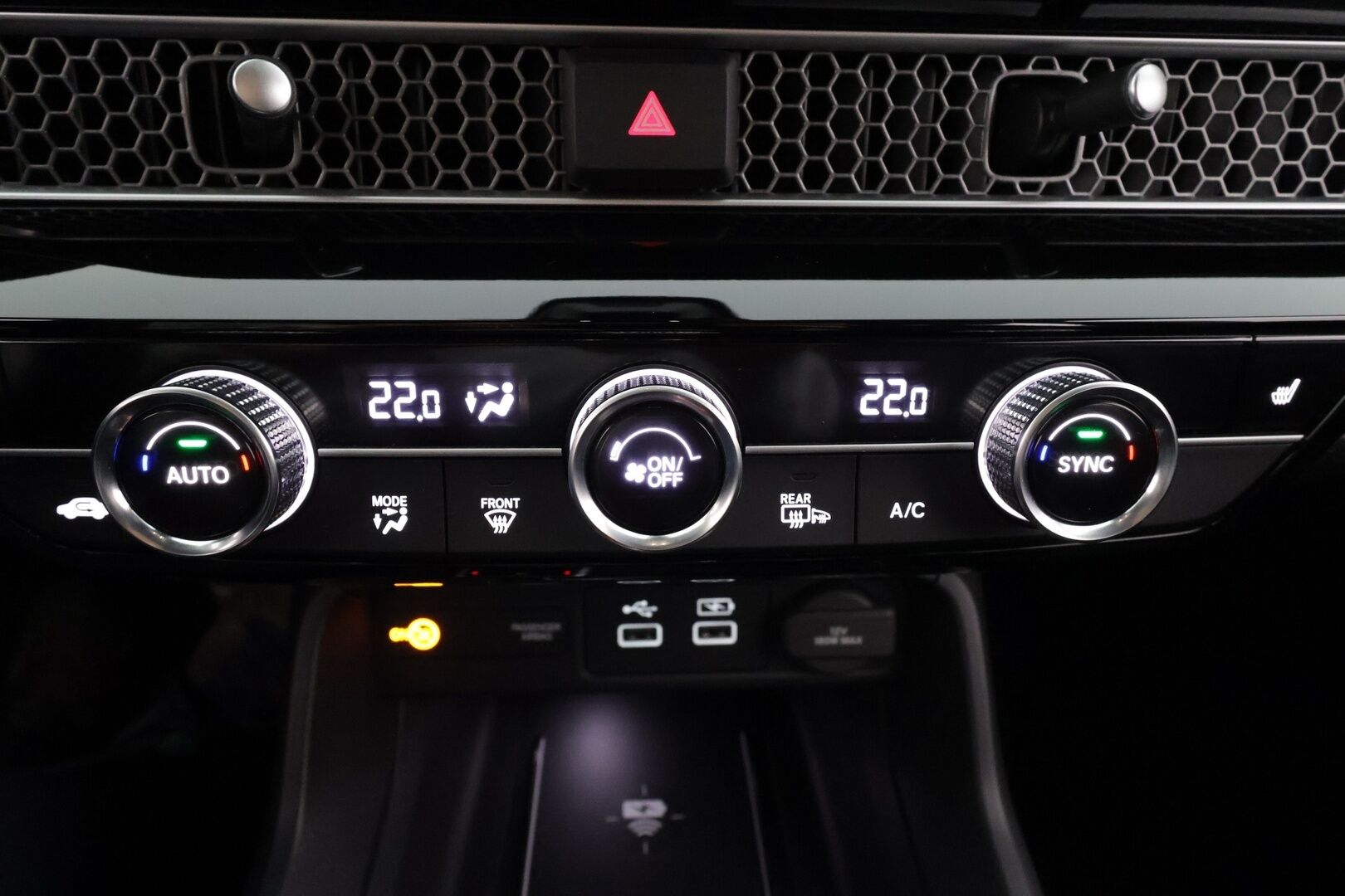 Honda Civic 2023 Hybrid Sport * ACC / P.kamera / LED / Navi / Lohkolämmitin / KeylessGo / Puolinahat * - Suomi-auto / Kahdet renkaat aluvanteilla / Merkkihuollettu