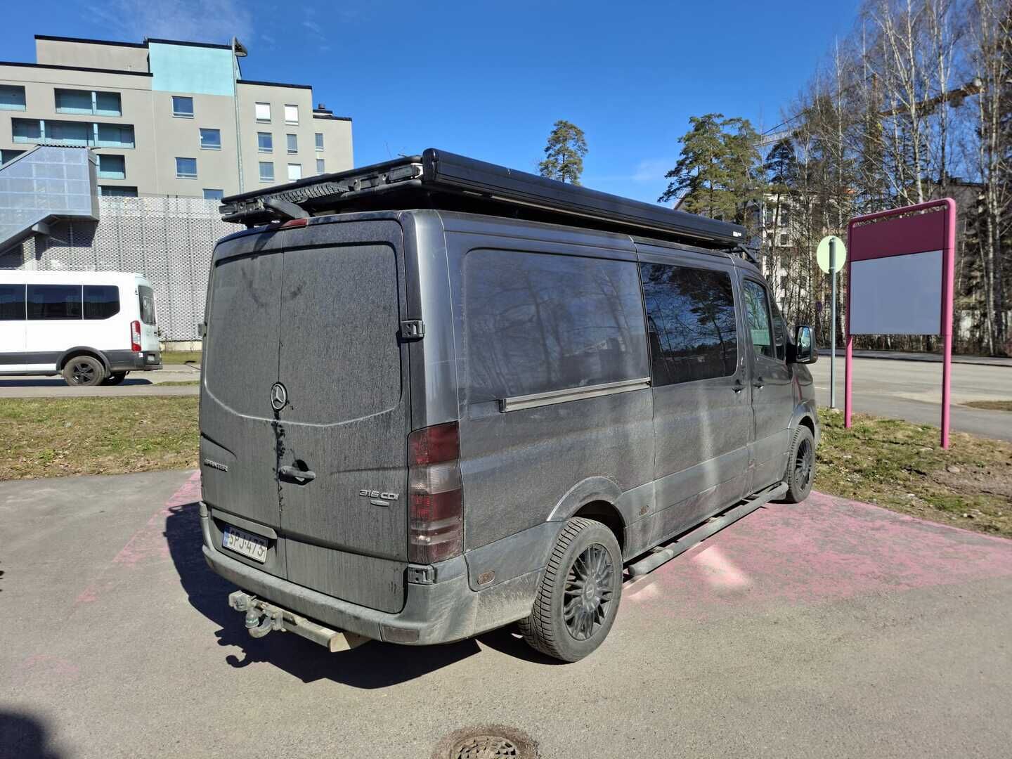 Mercedes-Benz Sprinter 2015 Sprinter 316CDI-3,5/43K keskipitkä A2 ** Kamera / Android soitin / Markiisi / Teltta / Aurinkopaneeli / TV / Invertteri - Kahdet hyvät renkaat / Peruutuskamera / Kattoteltta / Uudella tuulilasilla! - HULLUT AVAJAISHULINAT KORKOTARJOUS 3,29 %