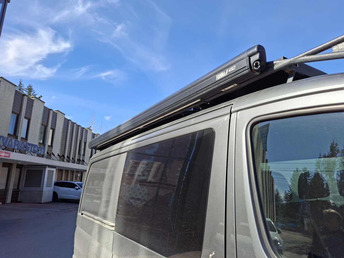 Mercedes-Benz Sprinter 2015 Sprinter 316CDI-3,5/43K keskipitkä A2 ** Kamera / Android soitin / Markiisi / Teltta / Aurinkopaneeli / TV / Invertteri - Kahdet hyvät renkaat / Peruutuskamera / Kattoteltta / Uudella tuulilasilla! - HULLUT AVAJAISHULINAT KORKOTARJOUS 3,29 %