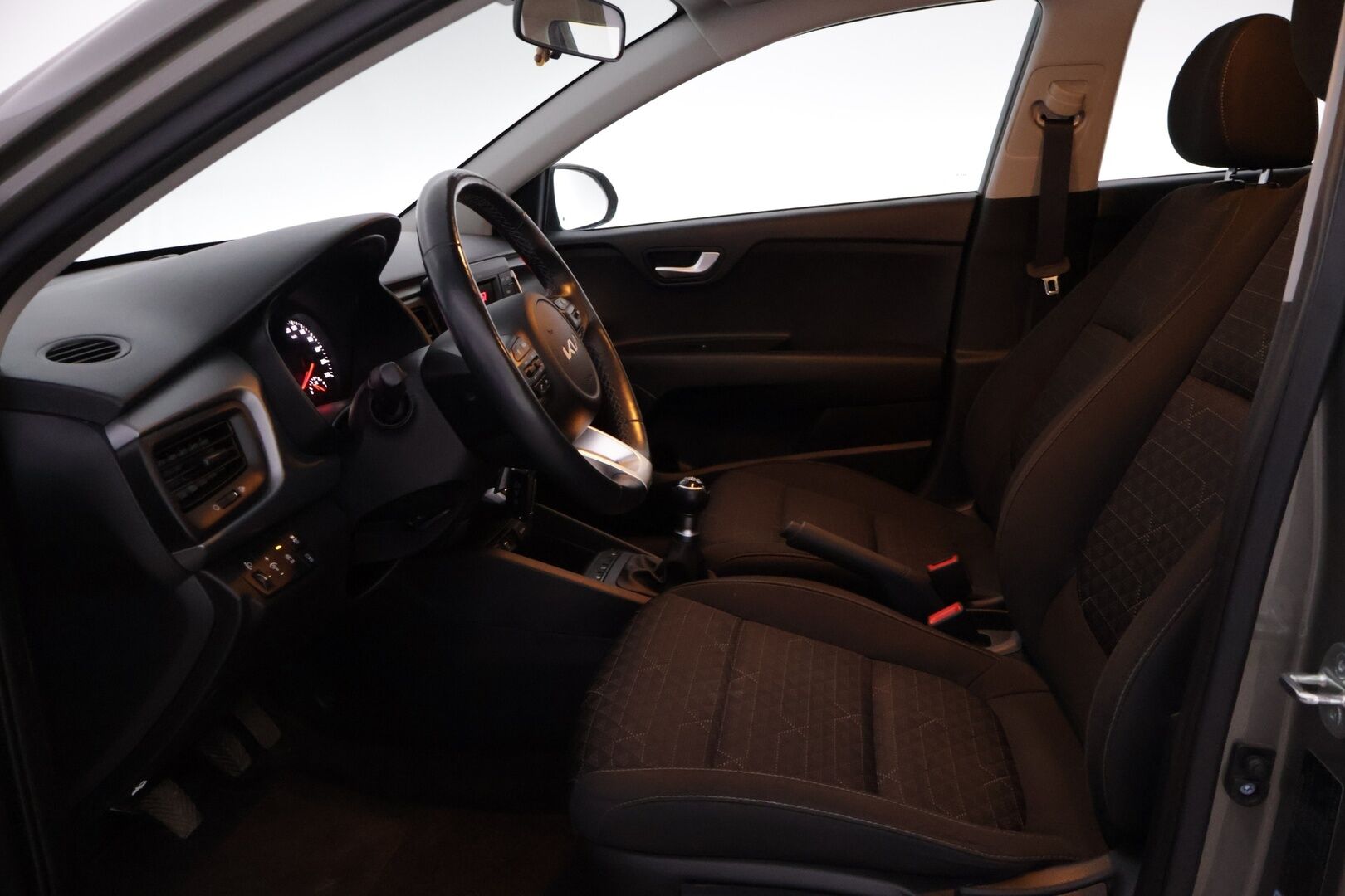 Kia Rio 2023 1,2 LX *Vetokoukku / Ratinlämmitin / Bluetooth / Vakionopeudensäädin / 2x Renkaat ja vanteet* - 1-omisteinen Suomi-auto / Merkkihuollettu / Kahdet huippurenkaat - HULLUT JOULUT KORKOTARJOUS 2,49% 