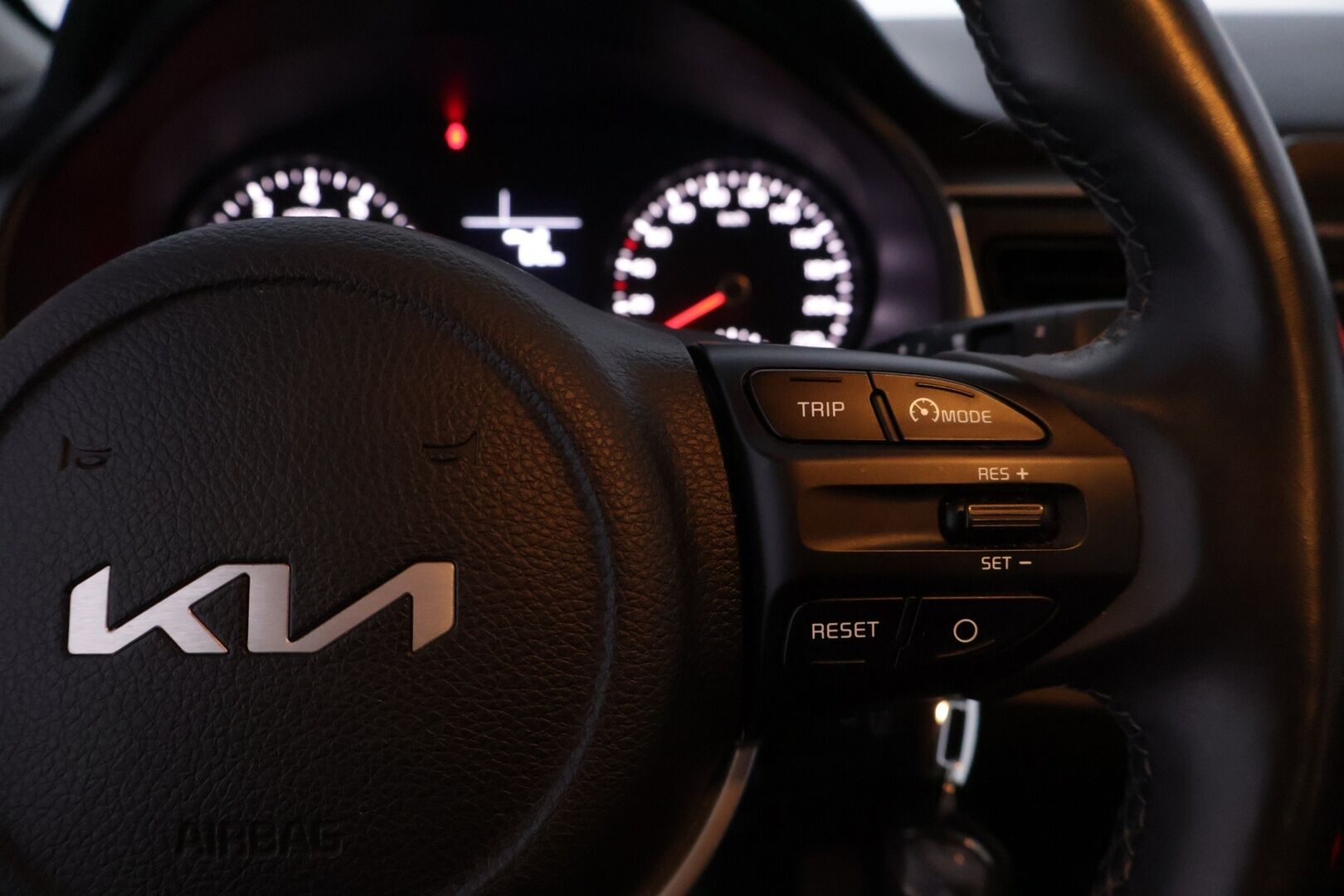 Kia Rio 2023 1,2 LX *Vetokoukku / Ratinlämmitin / Bluetooth / Vakionopeudensäädin / 2x Renkaat ja vanteet* - 1-omisteinen Suomi-auto / Merkkihuollettu / Kahdet huippurenkaat - HULLUT JOULUT KORKOTARJOUS 2,49% 