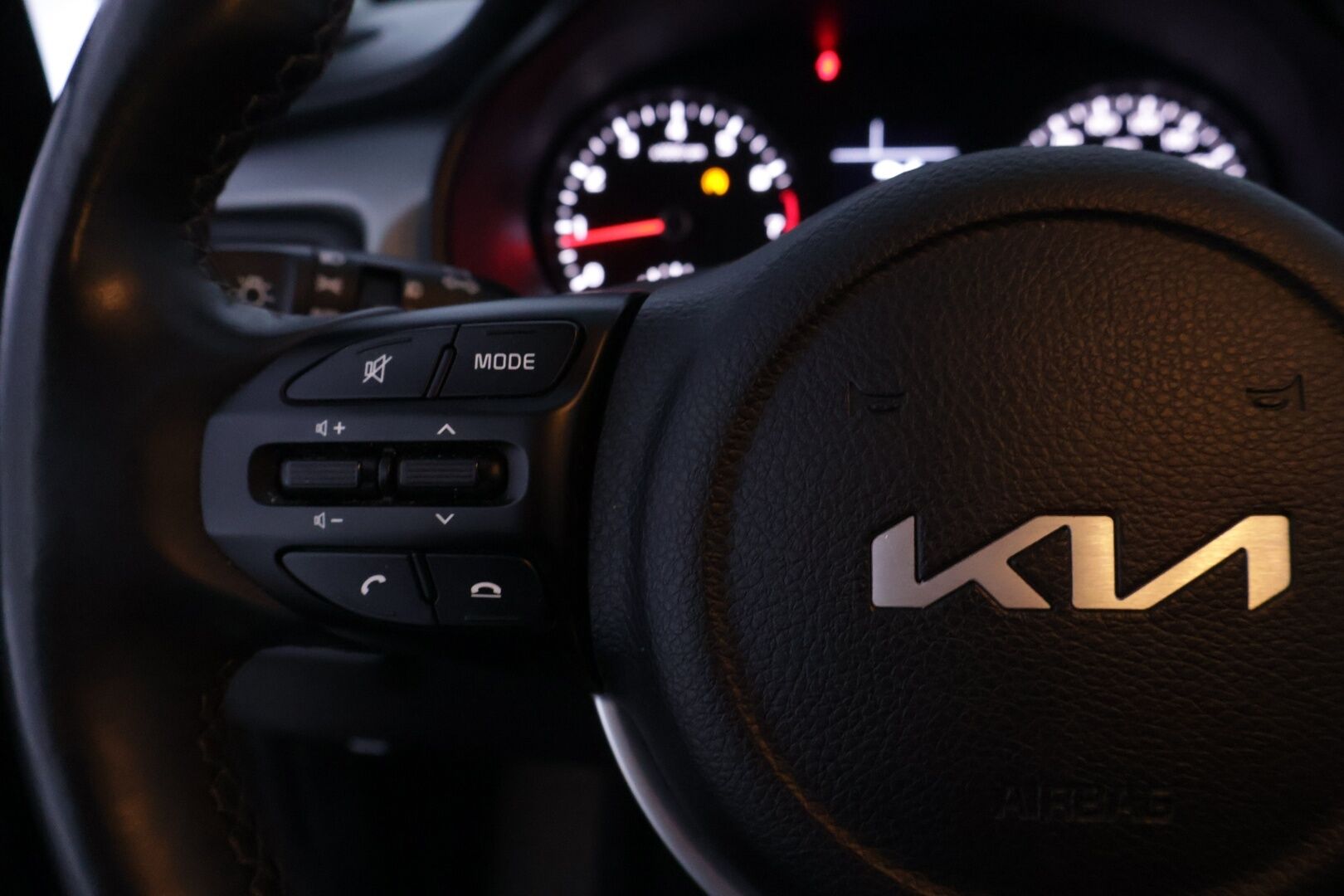 Kia Rio 2023 1,2 LX *Vetokoukku / Ratinlämmitin / Bluetooth / Vakionopeudensäädin / 2x Renkaat ja vanteet* - 1-omisteinen Suomi-auto / Merkkihuollettu / Kahdet huippurenkaat - HULLUT JOULUT KORKOTARJOUS 2,49% 