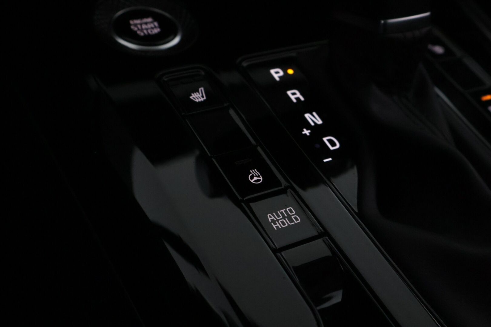 Kia Niro 2023 1,6 GDI Hybrid EX DCT * 1.Om Suomi-auto / Adapt. vak / Sähköpenkki / Puolinahat / Ohjausavustin  / Lohkolämmitin* - Juuri huollettu! / Keyless Go / Peruutuskamera / Kaukovaloautomatiikka / Raintlämmitin / Kia Connect 