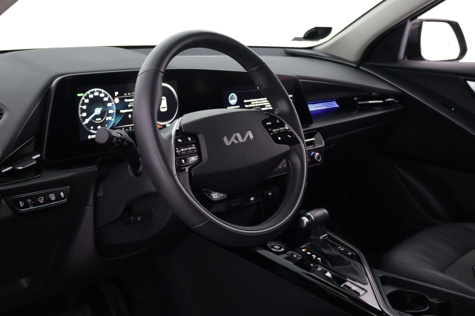 Kia Niro 2023 1,6 GDI Hybrid EX DCT * 1.Om Suomi-auto / Adapt. vak / Sähköpenkki / Puolinahat / Ohjausavustin  / Lohkolämmitin* - Juuri huollettu! / Keyless Go / Peruutuskamera / Kaukovaloautomatiikka / Raintlämmitin / Kia Connect 