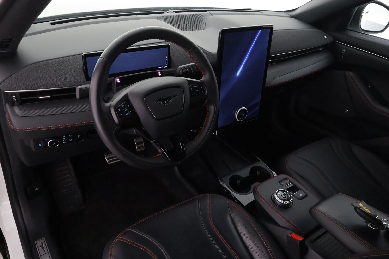 Ford Mustang Mach-E 2023 98kWh 351hv AWD Premium 5-ovinen - | Koukku | ACC | LED | 360 | B&O | Muistipenkki | Kaistavahti | Katveavustin | Navi | Keyless | 1-om Suomi-auto | 2x Latauskaapelit | Kahdet renkaat | Merkkihuollot |
