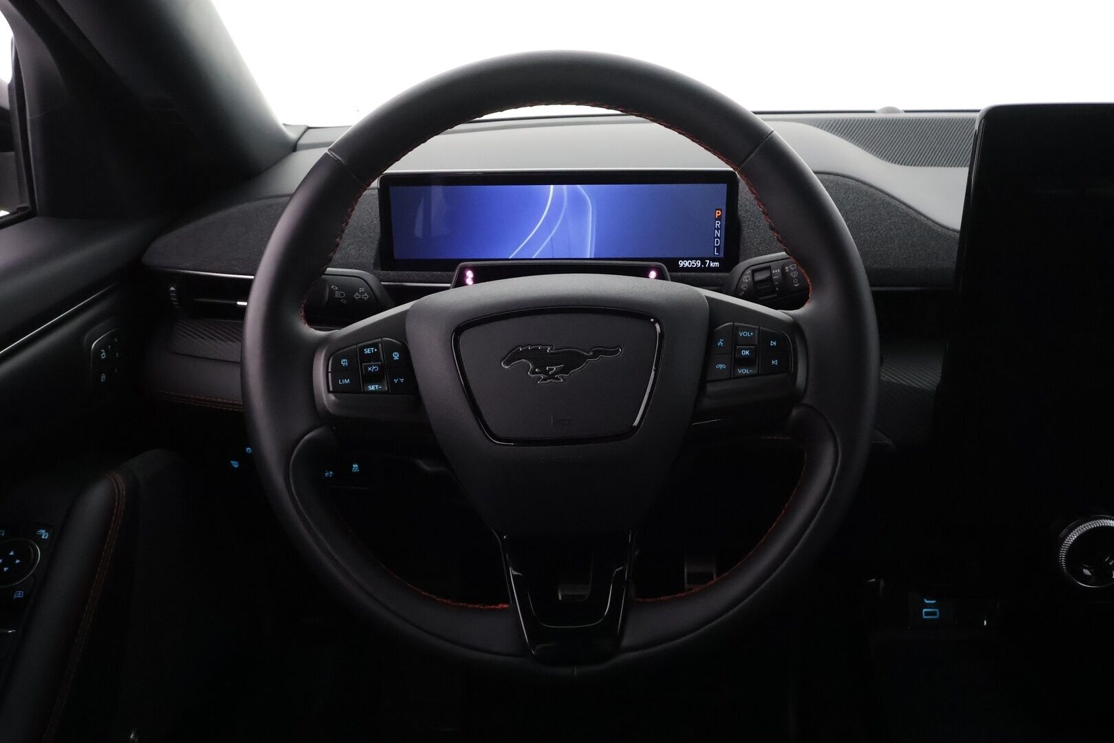 Ford Mustang Mach-E 2023 98kWh 351hv AWD Premium 5-ovinen - | Koukku | ACC | LED | 360 | B&O | Muistipenkki | Kaistavahti | Katveavustin | Navi | Keyless | 1-om Suomi-auto | 2x Latauskaapelit | Kahdet renkaat | Merkkihuollot |