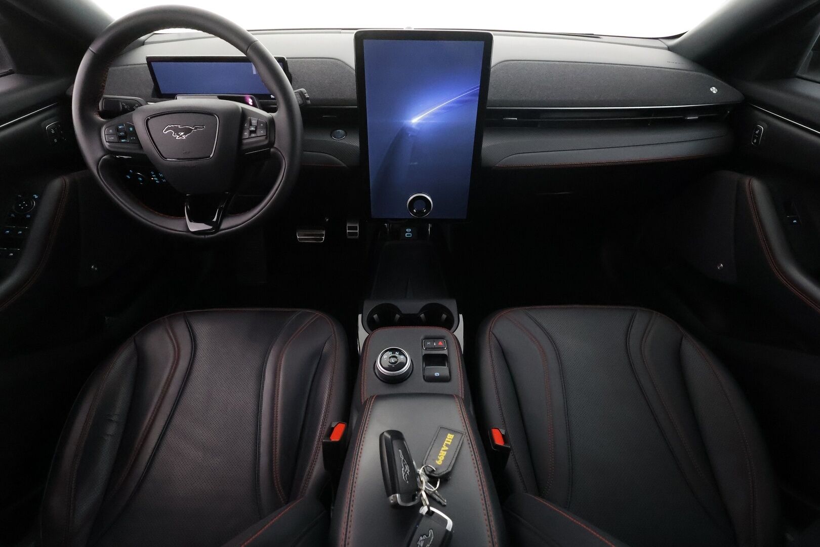 Ford Mustang Mach-E 2023 98kWh 351hv AWD Premium 5-ovinen - | Koukku | ACC | LED | 360 | B&O | Muistipenkki | Kaistavahti | Katveavustin | Navi | Keyless | 1-om Suomi-auto | 2x Latauskaapelit | Kahdet renkaat | Merkkihuollot |