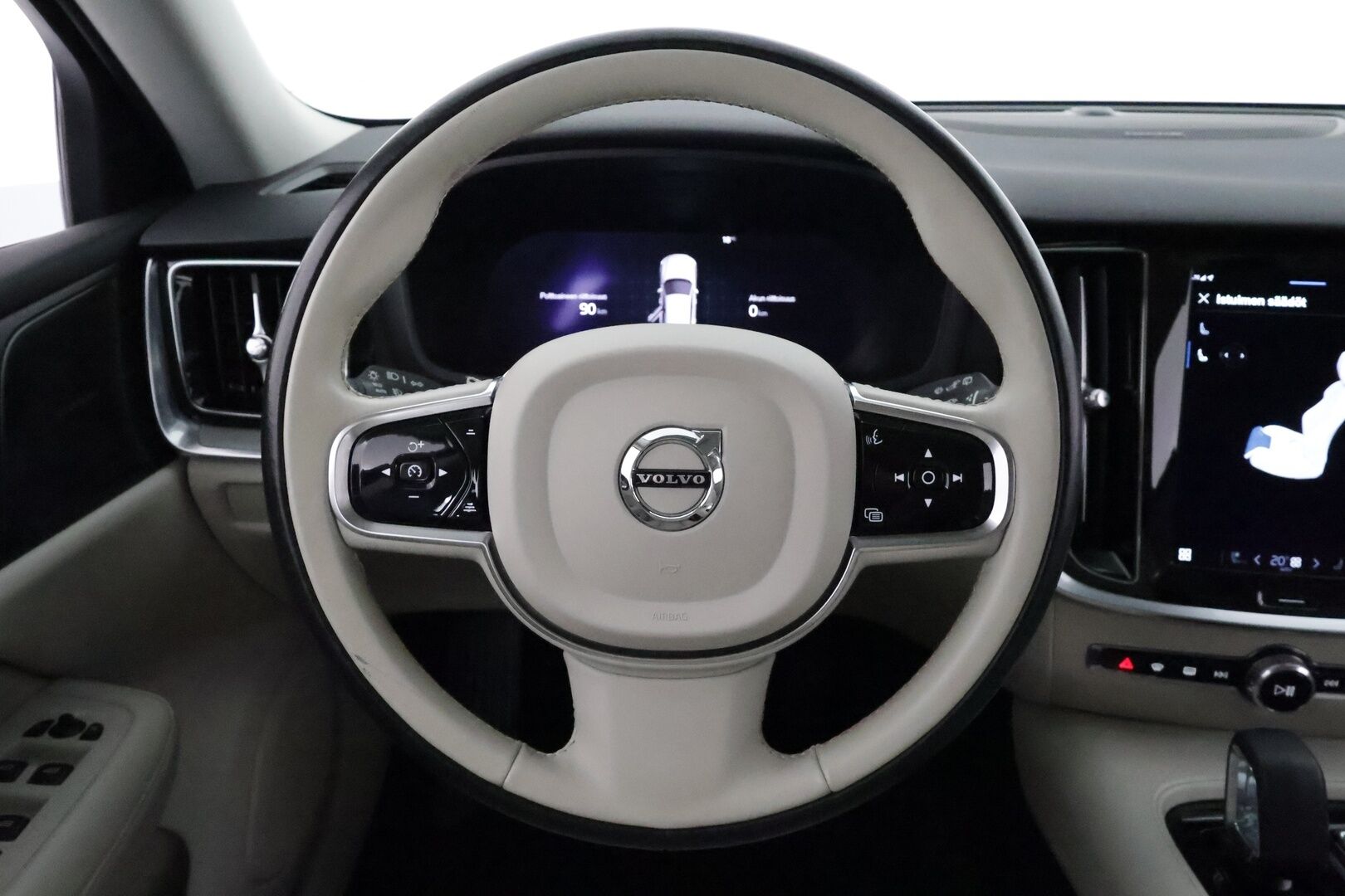 Volvo V60 2024 T8 AWD Long Range High Performance Plus Dark aut **H&K / Koukku / ACC / Full-LED / P.Kamera / Sporttinahat Muistilla** - 3,99 % KORKOTARJOUS TÄHÄN AUTOON 14.9. ASTI! - 2-om Suomi-auto / Kahdet Renkaat / Merkkihuollettu!