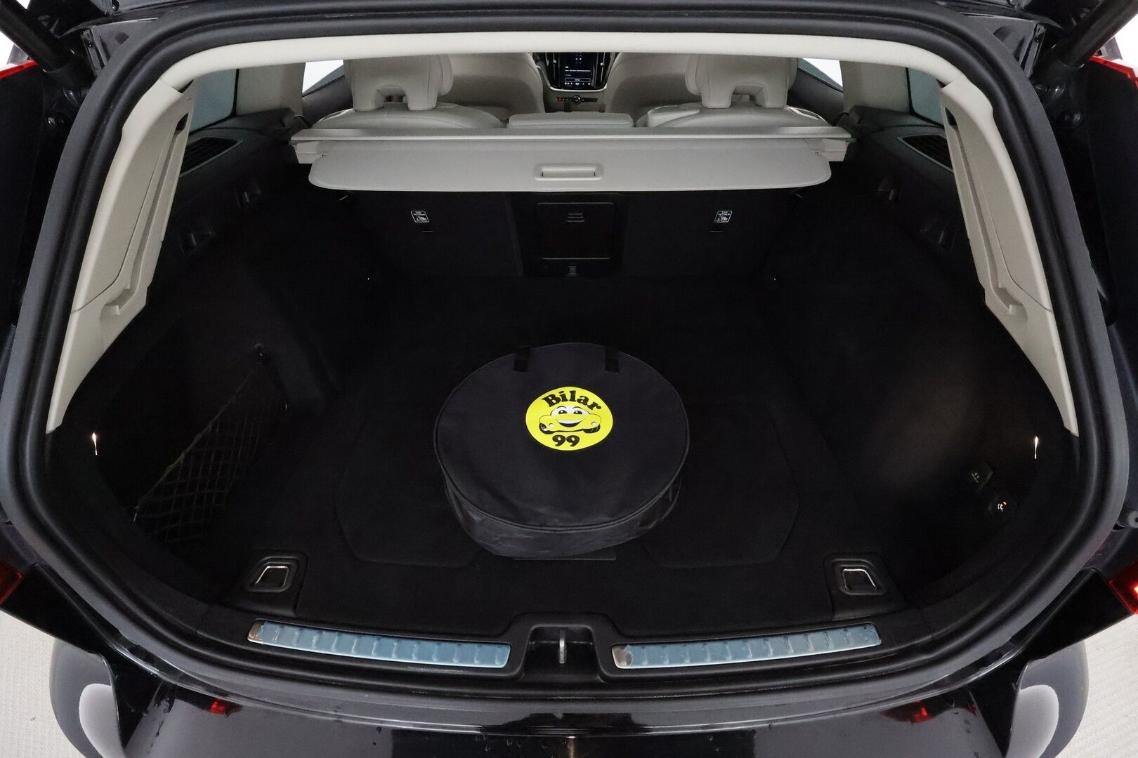 Volvo V60 2024 T8 AWD Long Range High Performance Plus Dark aut **H&K / Koukku / ACC / Full-LED / P.Kamera / Sporttinahat Muistilla** - *Akku kuntotarkastettu SoH 99,3% / Kahdet Renkaat / Merkkihuollettu!*