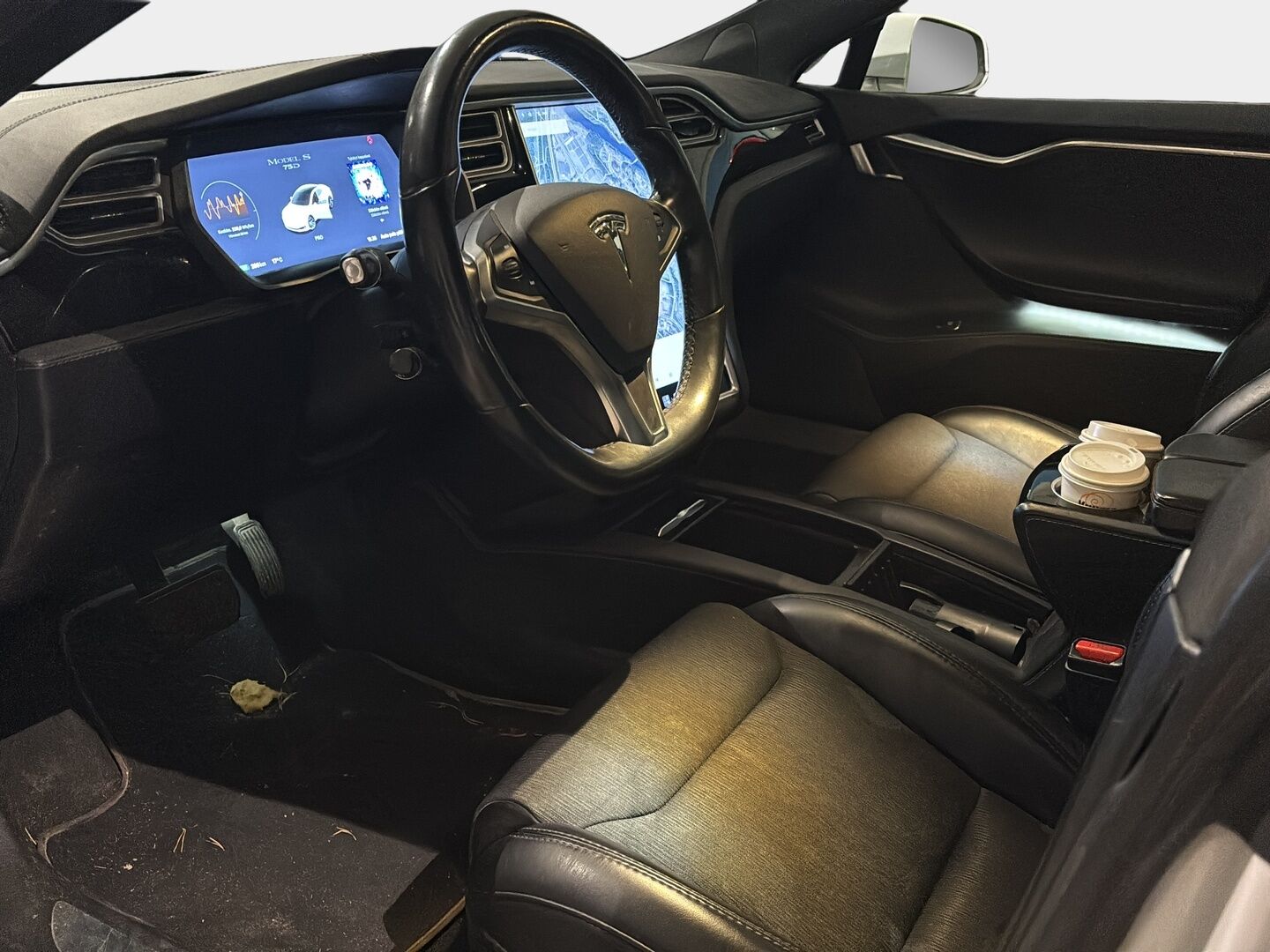 TESLA MODEL S 2018 75 D - | AP2.5 | CCS | Ilma-alusta | Premium Connectivity | Lasikatto | P.kamera | 2x renkaat ja vanteet | 88,9% SOH |