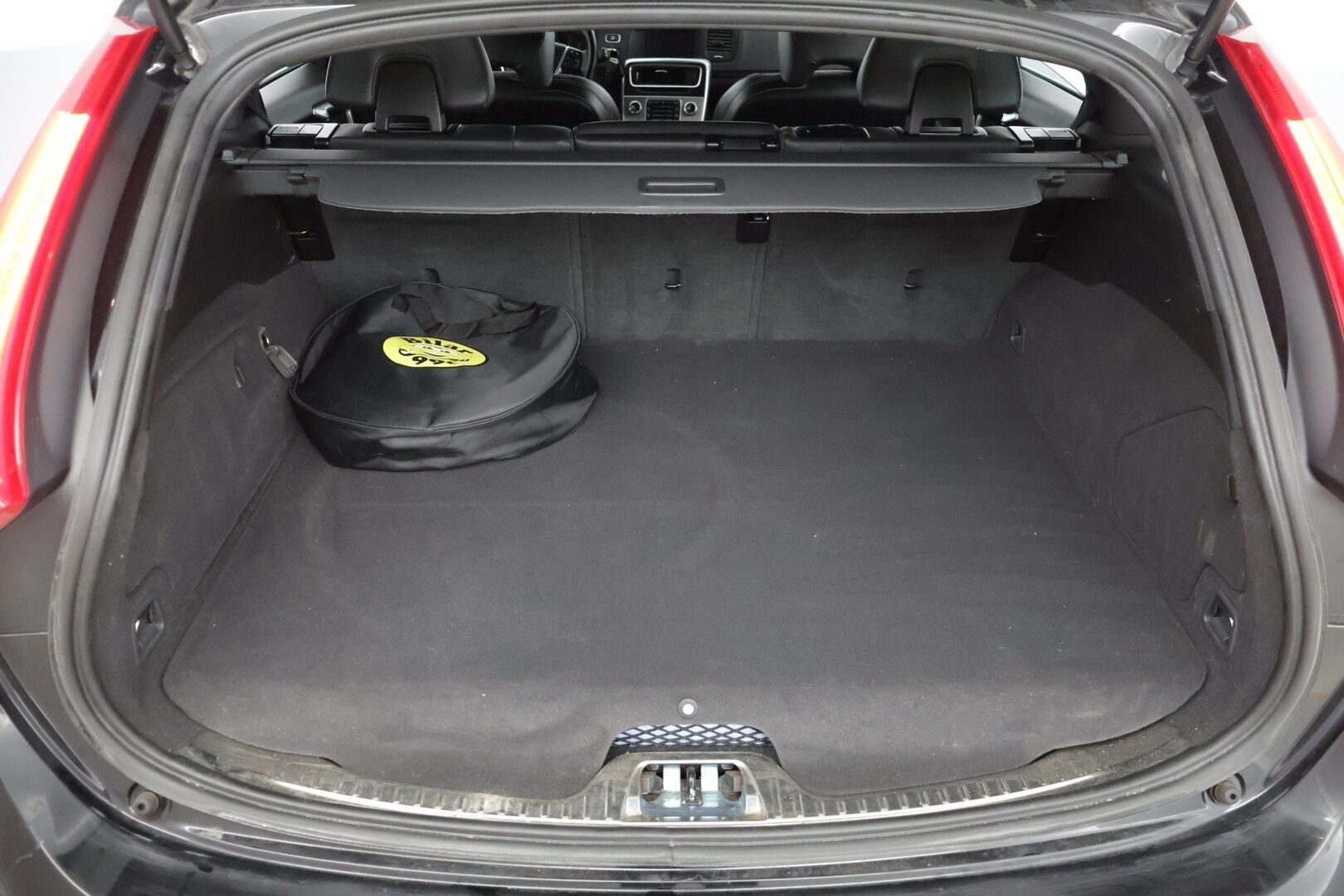 Volvo V60 2018 D5 AWD Twin Engine Classic Summum *ACC / Webasto / Navi / Keyless / VOC / Nahat* - *Myydään juuri huollettuna!* - HULLUT JOULUT KORKOTARJOUS 2,49% 