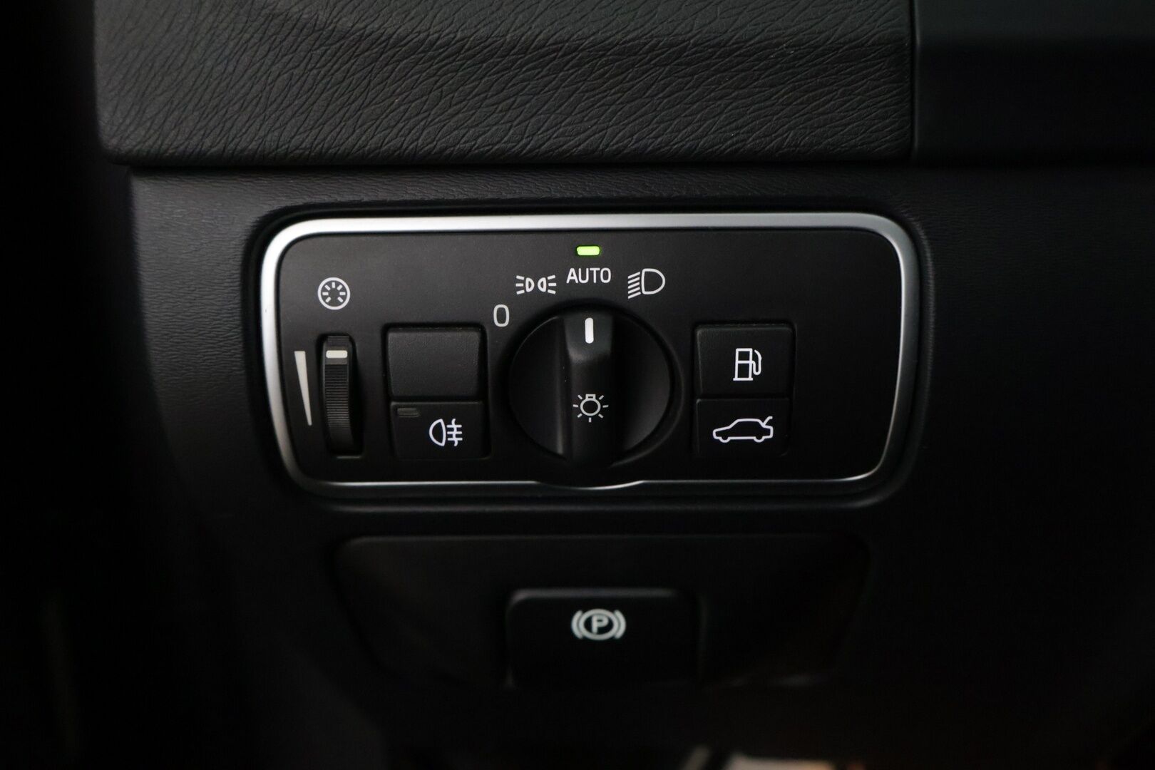 Volvo V60 2018 D5 AWD Twin Engine Classic Summum *ACC / Webasto / Navi / Keyless / VOC / Nahat* - *Myydään juuri huollettuna!* - HULLUT JOULUT KORKOTARJOUS 2,49% 