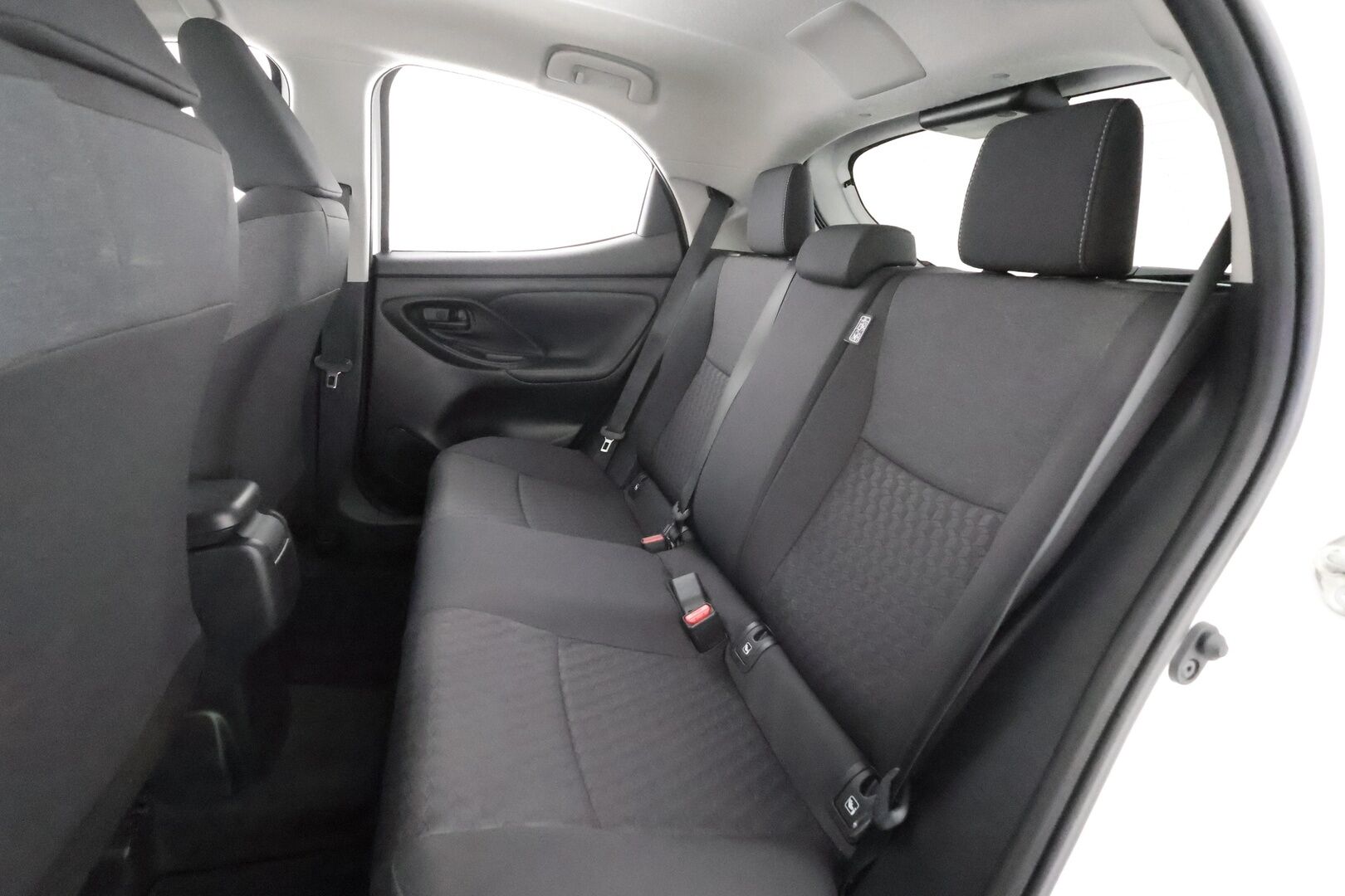 Toyota Yaris 2023 1,5 Hybrid Style Business - | ACC | LED | LTA | BSM | Navi | P.kamera | Keyless | Apple & Android | RCTA | Lämm. ratti | Lohko + sisälämmitin | Merkkihuollot | 1-om suomiauto | 