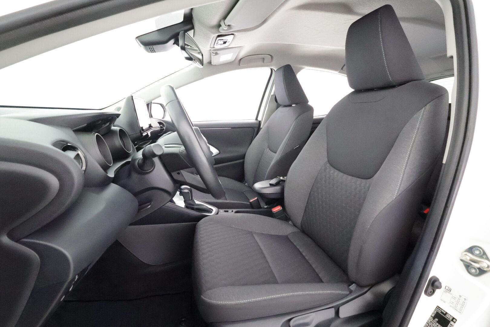 Toyota Yaris 2023 1,5 Hybrid Style Business - | ACC | LED | LTA | BSM | Navi | P.kamera | Keyless | Apple & Android | RCTA | Lämm. ratti | Lohko + sisälämmitin | Merkkihuollot | 1-om suomiauto | 