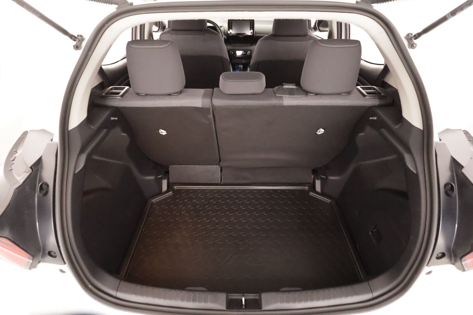 Toyota Yaris 2023 1,5 Hybrid Style Business - | ACC | LED | LTA | BSM | Navi | P.kamera | Keyless | Apple & Android | RCTA | Lämm. ratti | Lohko + sisälämmitin | Merkkihuollot | 1-om suomiauto | 