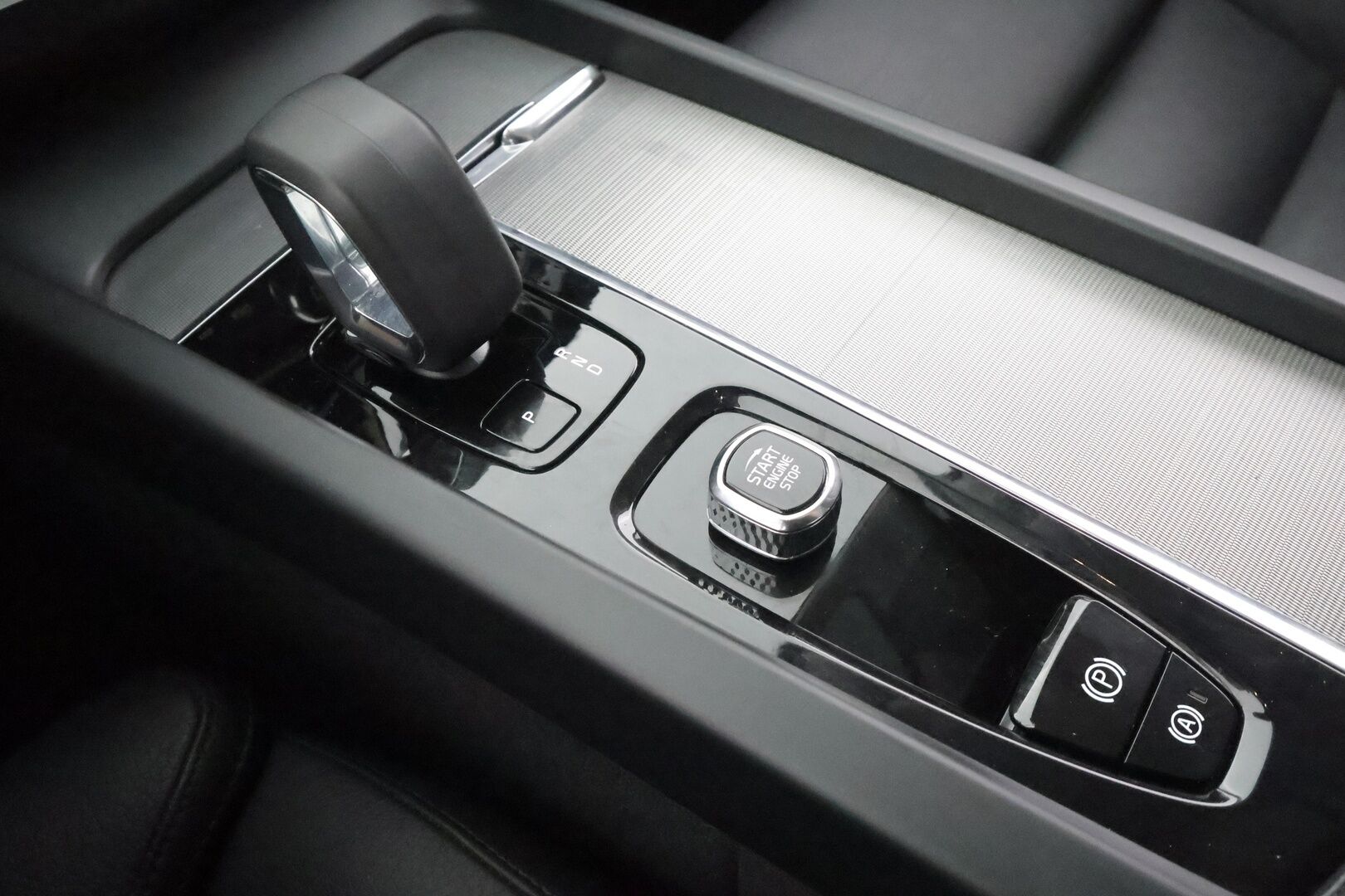 Volvo XC60 2024 T6 AWD Long Range Plus Bright aut - | ACC | Webasto | Koukku | Sporttinahat muistilla | Panorama | P.kamera | Pilot assist | High perf. audio | Keyless | 1-om suomiauto | 