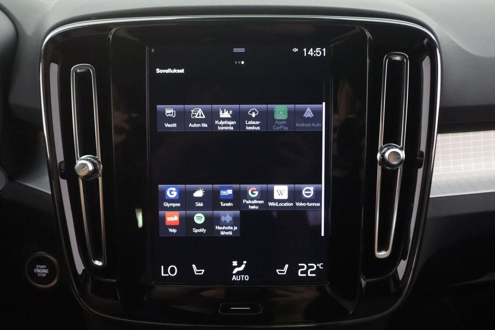 Volvo XC40 2023 T4 TwE Plus Dark aut - | Koukku | ACC | LED | 360 | Sporttipenkki Muistilla | Navi | Kaistavahti | Keyless | Digimittaristo | Lisälämmitin | 1-om Suomi-auto | 2x Latauskaapelit | Kahdet renkaat | Merkkihuollot |