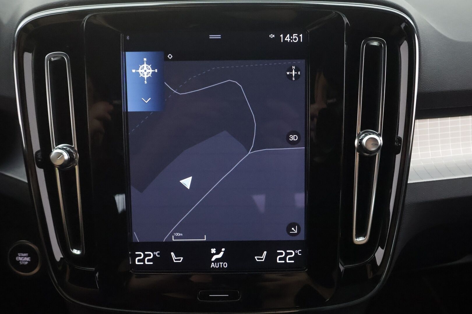 Volvo XC40 2023 T4 TwE Plus Dark aut - | Koukku | ACC | LED | 360 | Sporttipenkki Muistilla | Navi | Kaistavahti | Keyless | Digimittaristo | Lisälämmitin | 1-om Suomi-auto | 2x Latauskaapelit | Kahdet renkaat | Merkkihuollot |