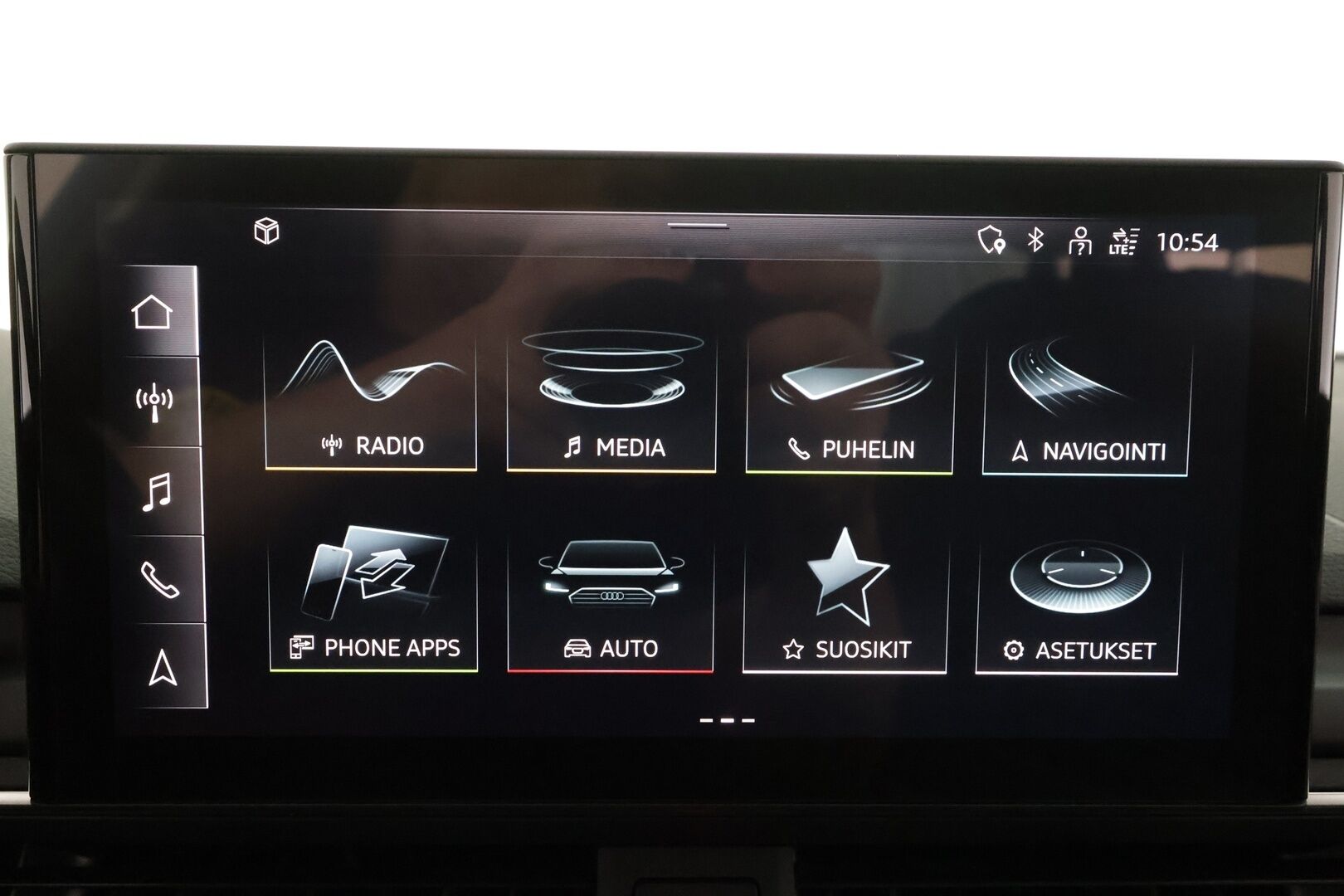 Audi A4 2023 Sedan 35 TFSI MHEV Progress - | Vakkari | Lisälämmitin | Koukku | LED | P.Kamera | Digimittaristo | Apple&Android | 1.Om Suomi-auto | Kahdet Renkaat |