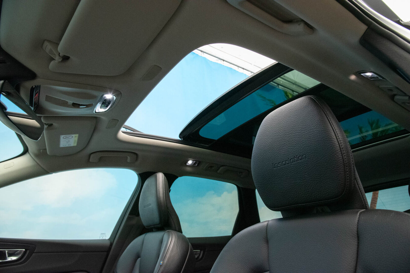 Volvo XC60 2020 T8 TwE AWD Inscription - ACC | Panorama | Webasto | Sport-nahat muistilla | Kamera | FULL-LED | BLIS | VOC | 2 x renkaat | KeylessGo | Kotilaturi | Juuri huollettu