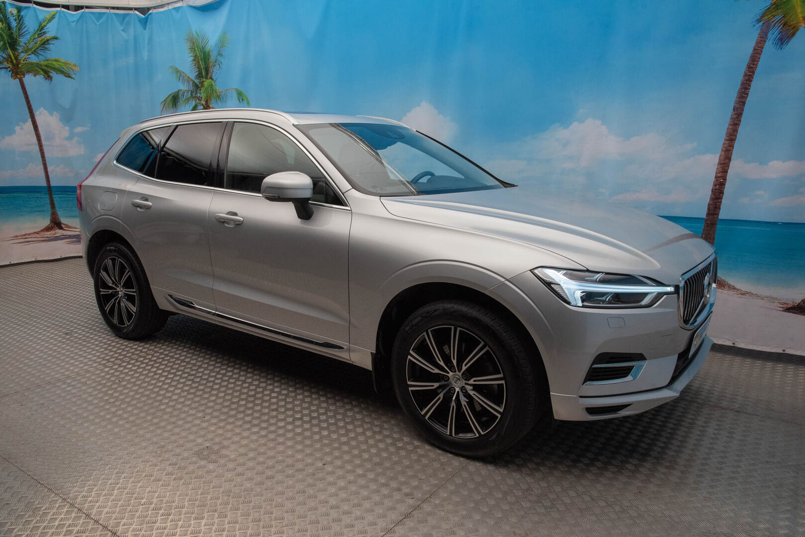 Volvo XC60 2020 T8 TwE AWD Inscription - ACC | Panorama | Webasto | Sport-nahat muistilla | Kamera | FULL-LED | BLIS | VOC | 2 x renkaat | KeylessGo | Kotilaturi | Juuri huollettu