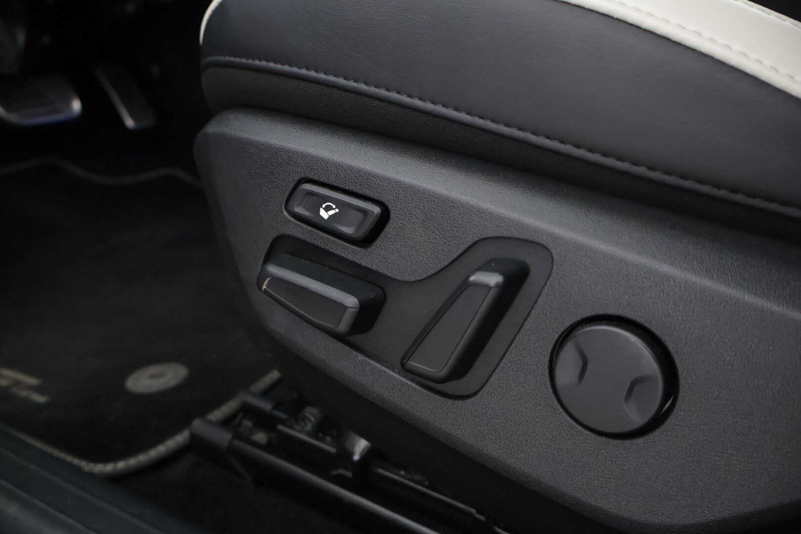 Kia EV6 2023 GT-Line AWD 77 kWh 325 hv - | Adapt.Vakkari | Lämpöpumppu | Navi | Tuuletetut etuistuimet | Peruutuskamera | TULOSSA |