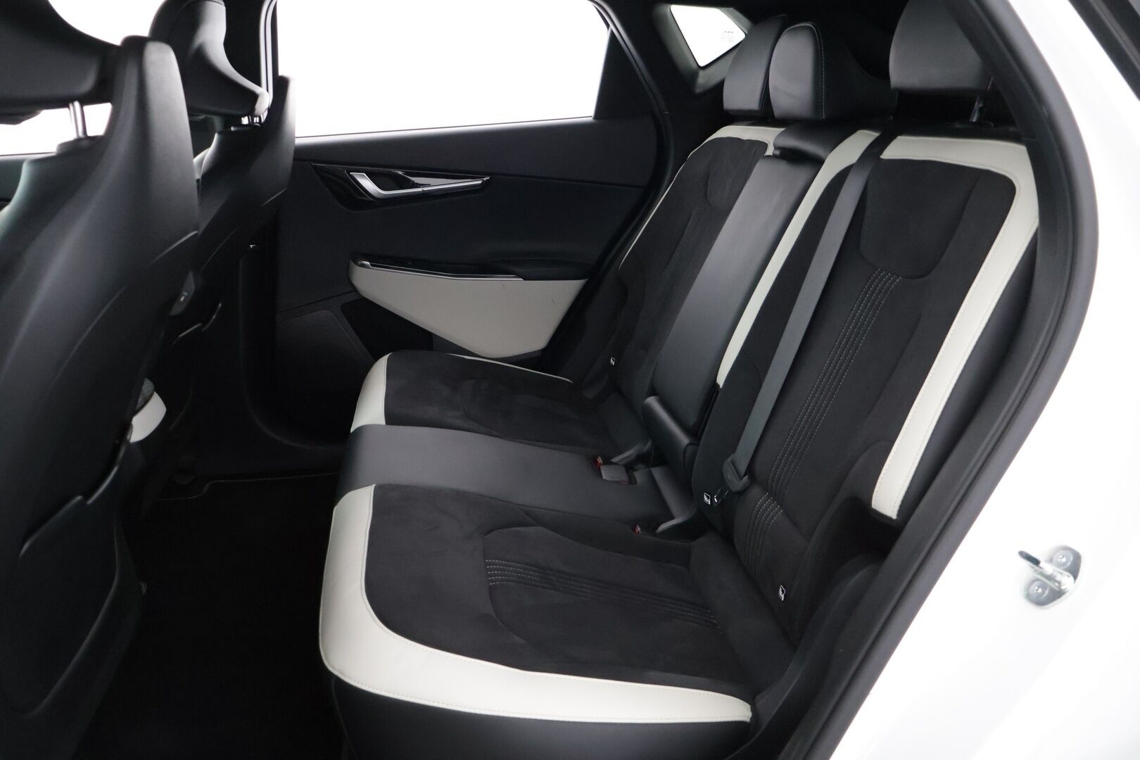 Kia EV6 2023 GT-Line AWD 77 kWh 325 hv - | Adapt.Vakkari | Lämpöpumppu | Navi | Tuuletetut etuistuimet | Peruutuskamera | TULOSSA |