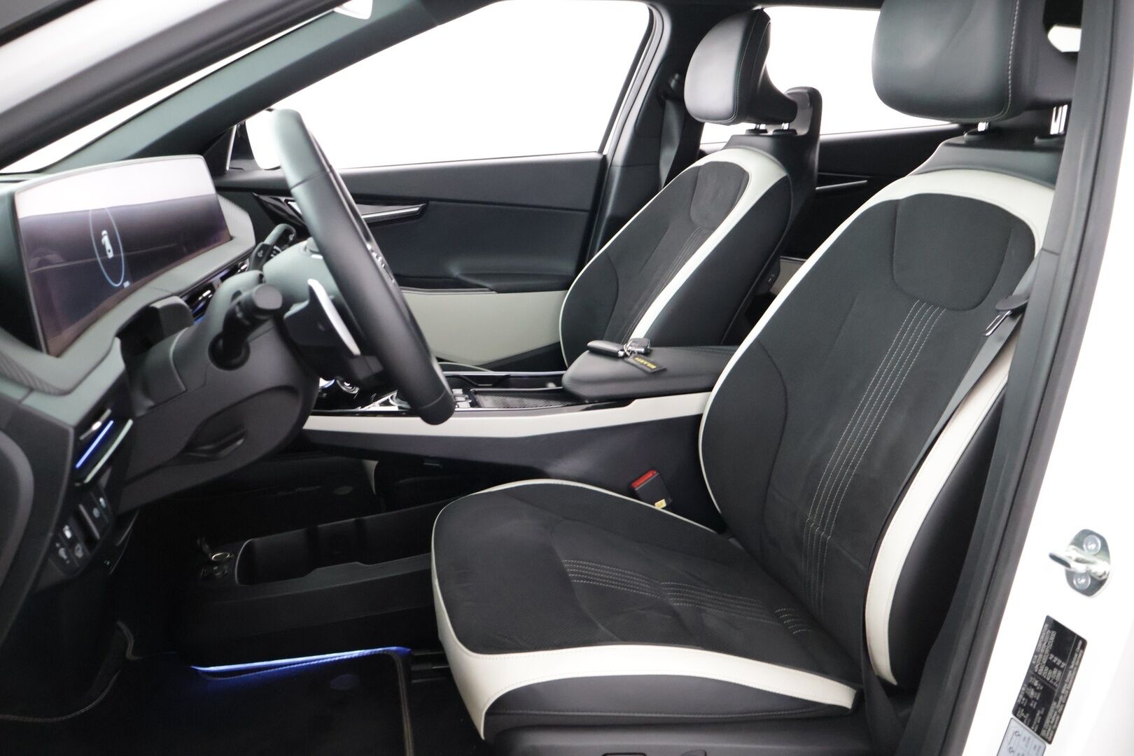 Kia EV6 2023 GT-Line AWD 77 kWh 325 hv - | Adapt.Vakkari | Lämpöpumppu | Navi | Tuuletetut etuistuimet | Peruutuskamera | TULOSSA |