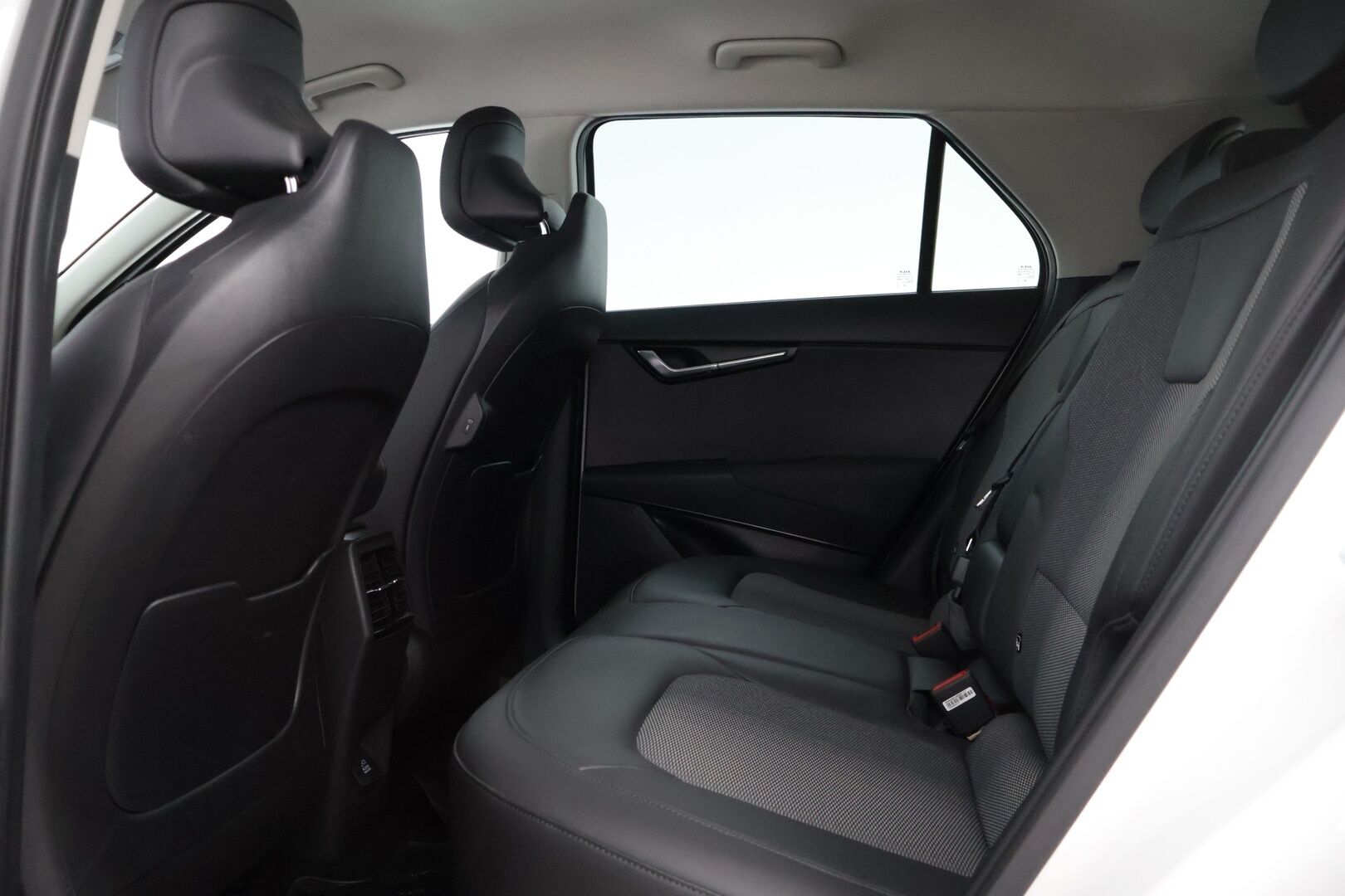 Kia Niro 2024 EX 64,8kWh 204hv Premium ** 1-om. Suomiauto / Adapt. Vakkari / Keyless go/ Kamera ** - 3,99 % KORKOTARJOUS TÄHÄN AUTOON - * Suomiauto ensimmäiseltä omistajalta! / Huollettu 2/2025 / Kahdet renkaat vanteilla! *