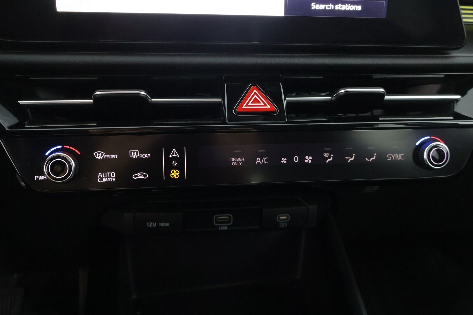 Kia Niro 2024 EX 64,8kWh 204hv Premium ** 1-om. Suomiauto / Adapt. Vakkari / Keyless go/ Kamera ** - 3,99 % KORKOTARJOUS TÄHÄN AUTOON - * Suomiauto ensimmäiseltä omistajalta! / Huollettu 2/2025 / Kahdet renkaat vanteilla! *