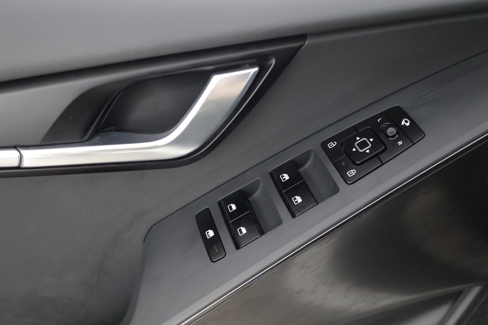 Kia Niro 2024 EX 64,8kWh 204hv Premium ** 1-om. Suomiauto / Adapt. Vakkari / Keyless go/ Kamera ** - 3,99 % KORKOTARJOUS TÄHÄN AUTOON - * Suomiauto ensimmäiseltä omistajalta! / Huollettu 2/2025 / Kahdet renkaat vanteilla! *