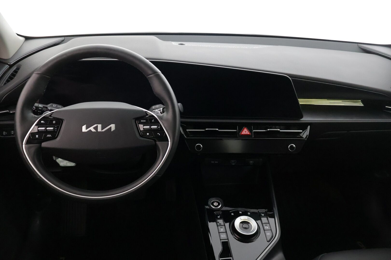 Kia Niro 2024 EX 64,8kWh 204hv Premium ** 1-om. Suomiauto / Adapt. Vakkari / Keyless go/ Kamera ** - 3,99 % KORKOTARJOUS TÄHÄN AUTOON - * Suomiauto ensimmäiseltä omistajalta! / Huollettu 2/2025 / Kahdet renkaat vanteilla! *