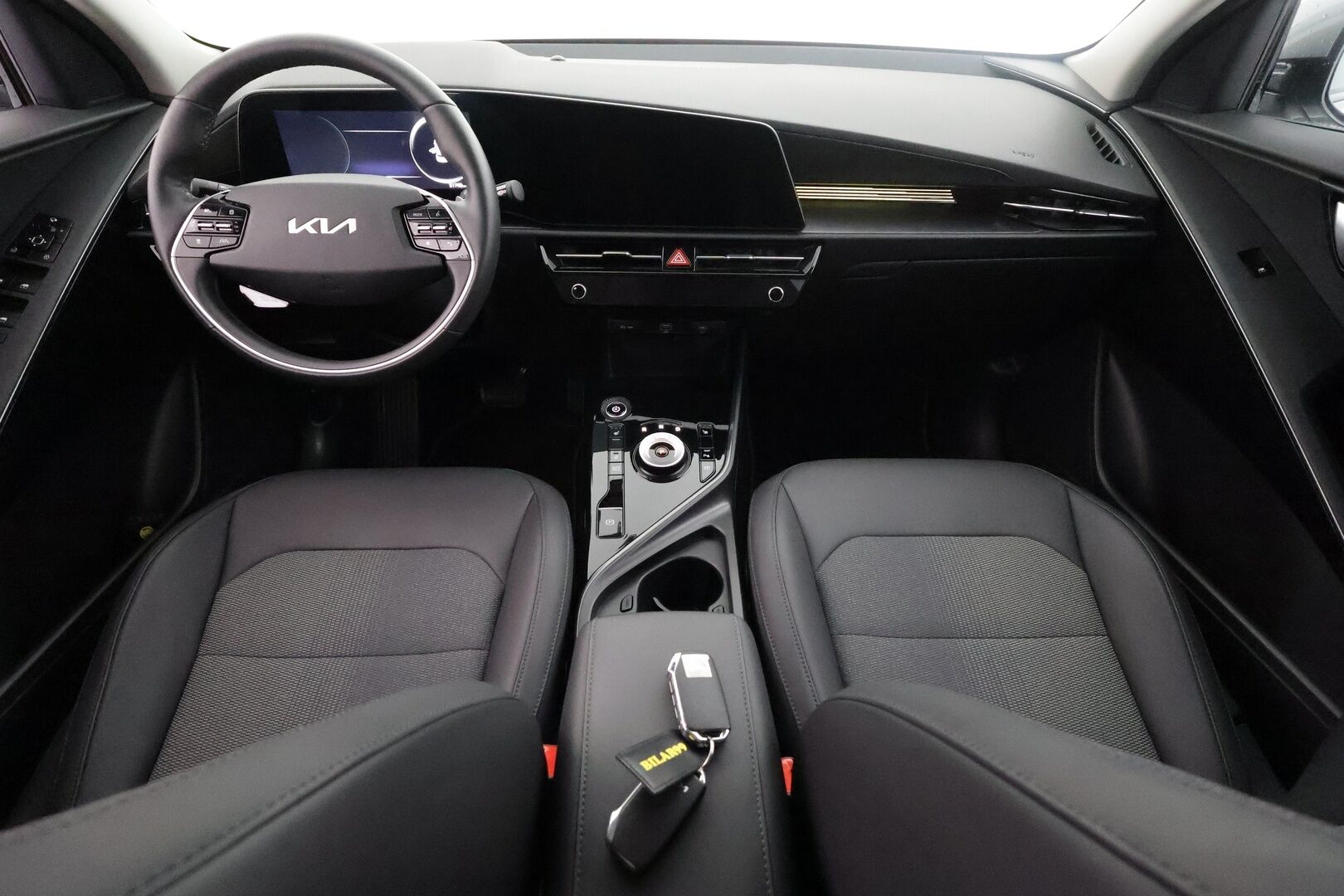 Kia Niro 2024 EX 64,8kWh 204hv Premium - | ACC | ILP | Puolinahat | Sähköpenkki | P.kamera | Sähk. takaluukku | LED | Keyless | HDA | Lämm. ratti | 1-om suomiauto | 2x renkaat aluin |