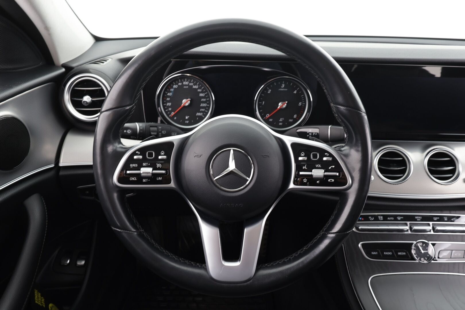 Mercedes-Benz E 2019 220 d 4Matic T A Business * 360° Kamera / Webasto / Multibeam / Koukku / Navi / Katveavustin / Ambient-Valot * - Kahdet renkaat - HULLUT JOULUT KORKOTARJOUS 2,49% 