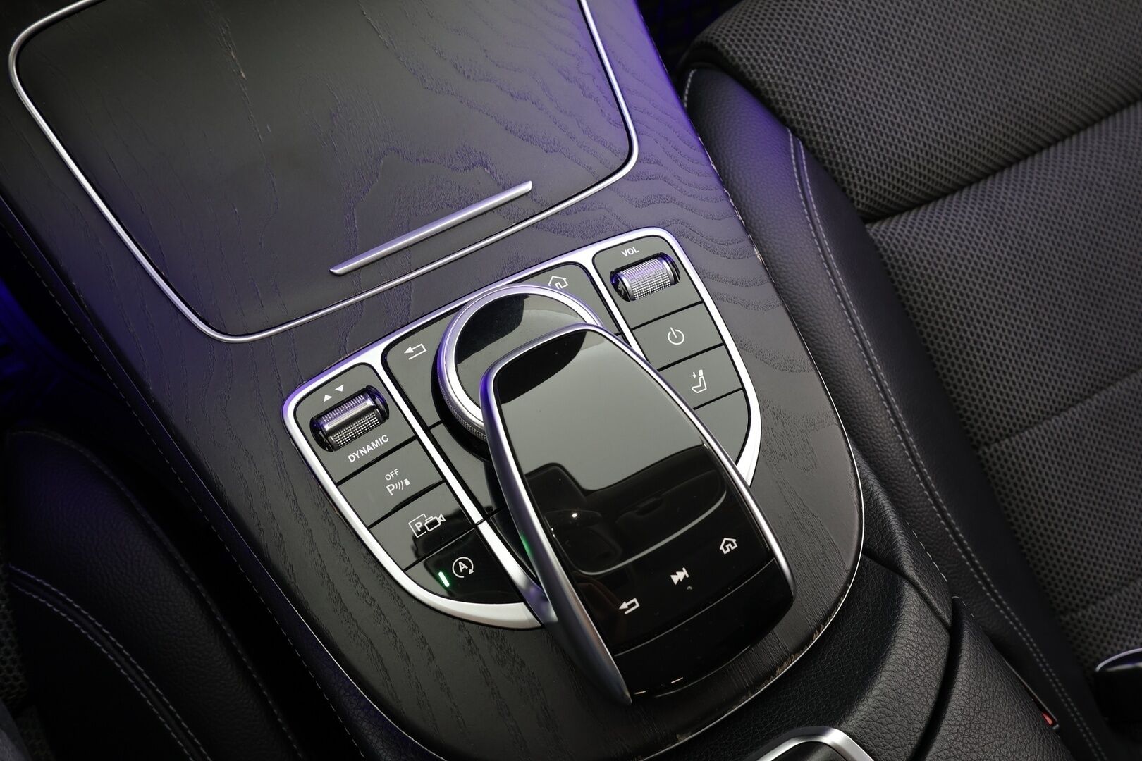 Mercedes-Benz E 2019 220 d 4Matic T A Business * 360° Kamera / Webasto / Multibeam / Koukku / Navi / Katveavustin / Ambient-Valot * - KORKO VAIN 3,99 %