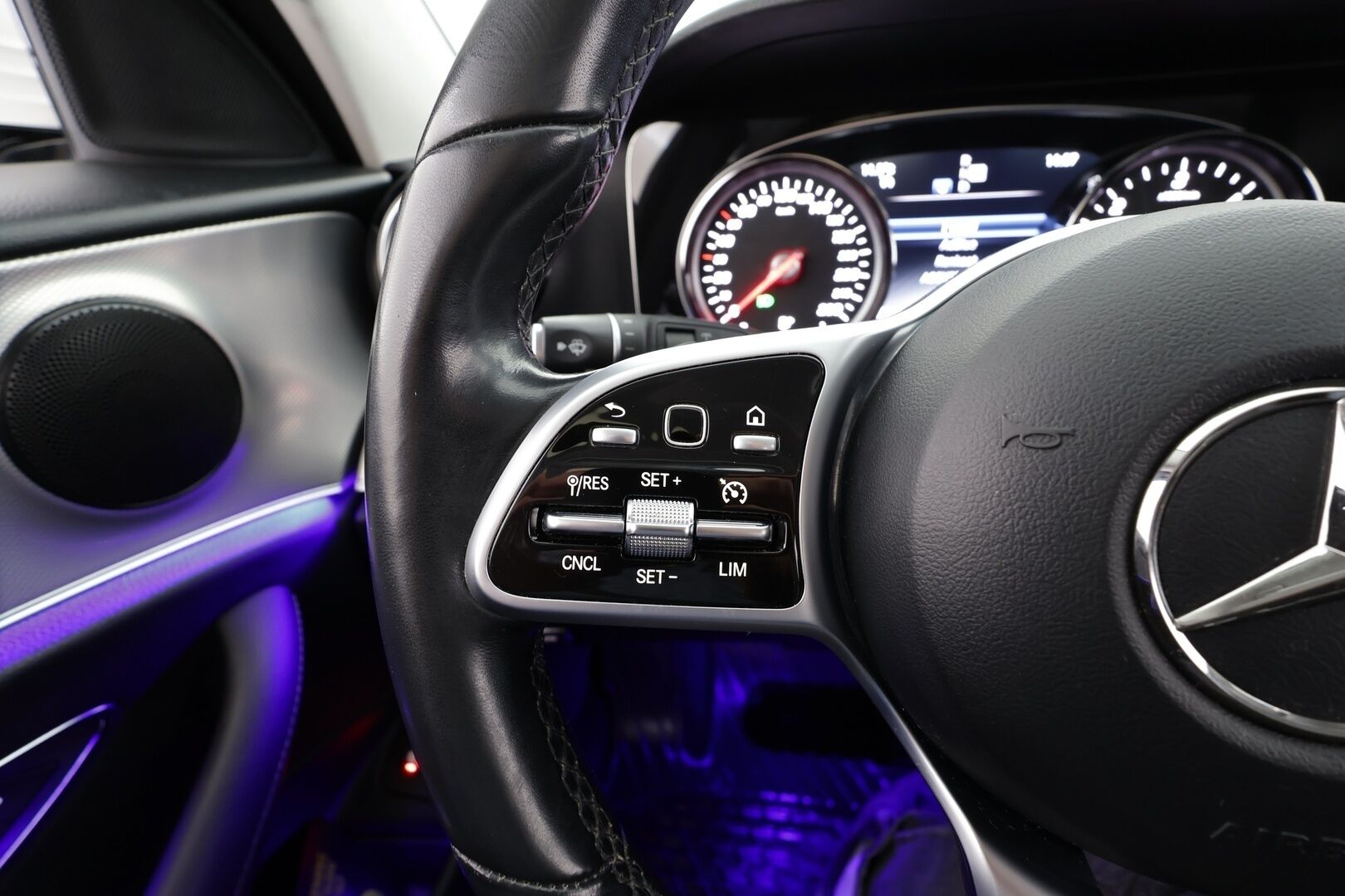 Mercedes-Benz E 2019 220 d 4Matic T A Business * 360° Kamera / Webasto / Multibeam / Koukku / Navi / Katveavustin / Ambient-Valot * - KORKO VAIN 3,99 %