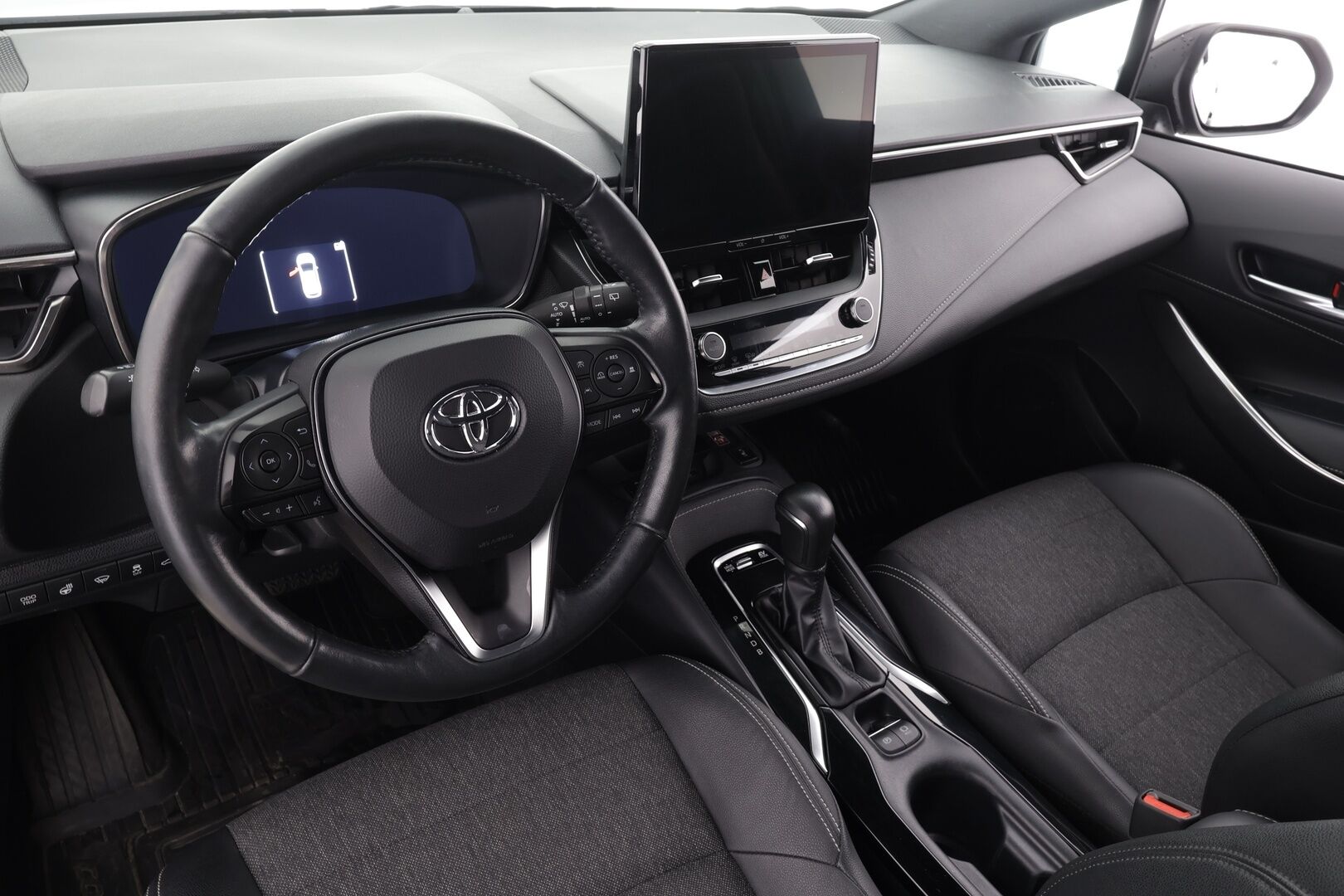 Toyota Corolla 2023 Touring Sports 1,8 Hybrid Launch Edition * ACC / P.kamera / LED / Facelift / Puolinahat / KeylessGo / Sähkökontti * - Suomi-auto / Kahdet renkaat aluvanteilla