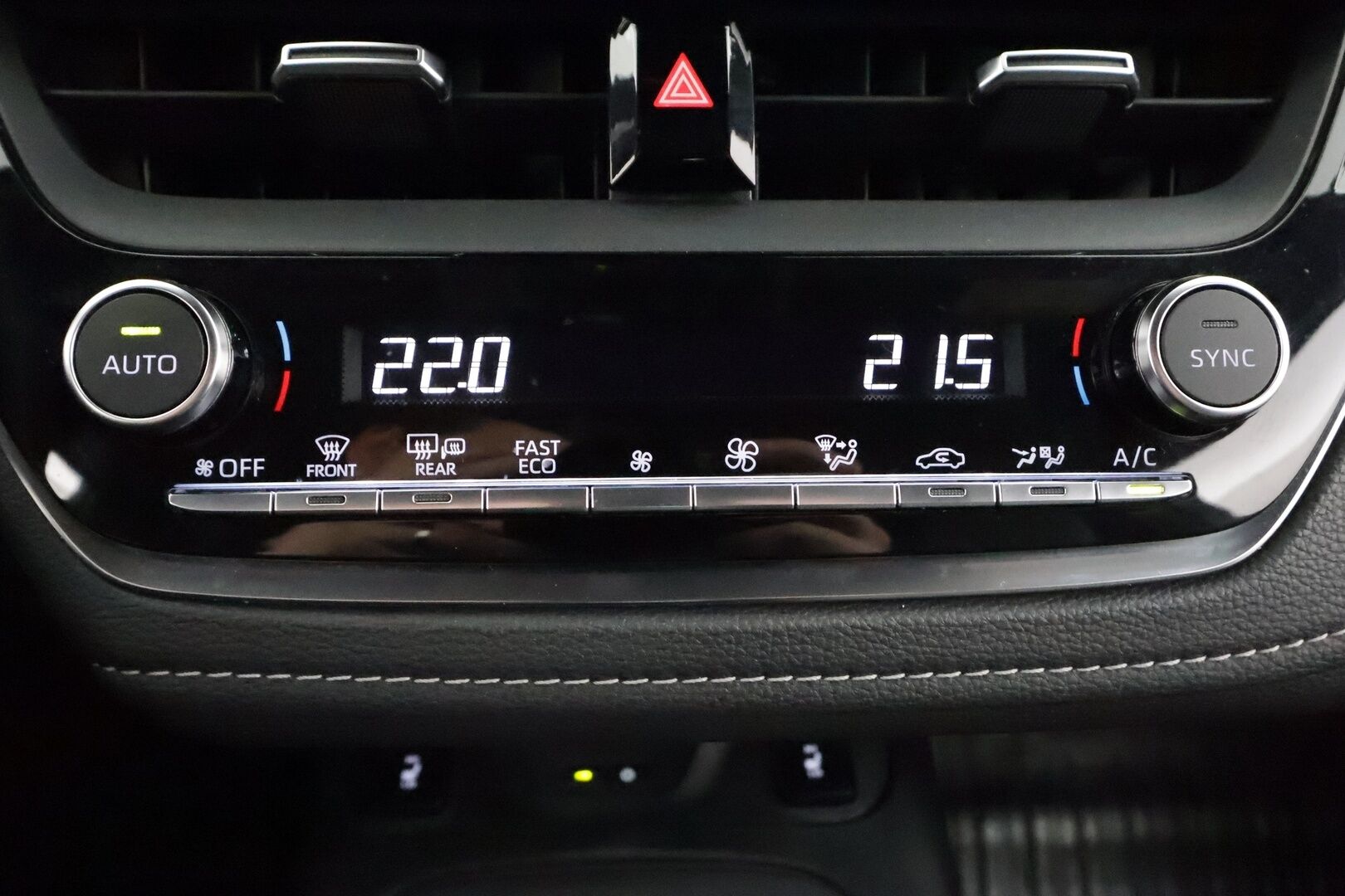 Toyota Corolla 2023 Touring Sports 1,8 Hybrid Launch Edition * ACC / P.kamera / LED / Facelift / Puolinahat / KeylessGo / Sähkökontti * - Suomi-auto / Kahdet renkaat aluvanteilla